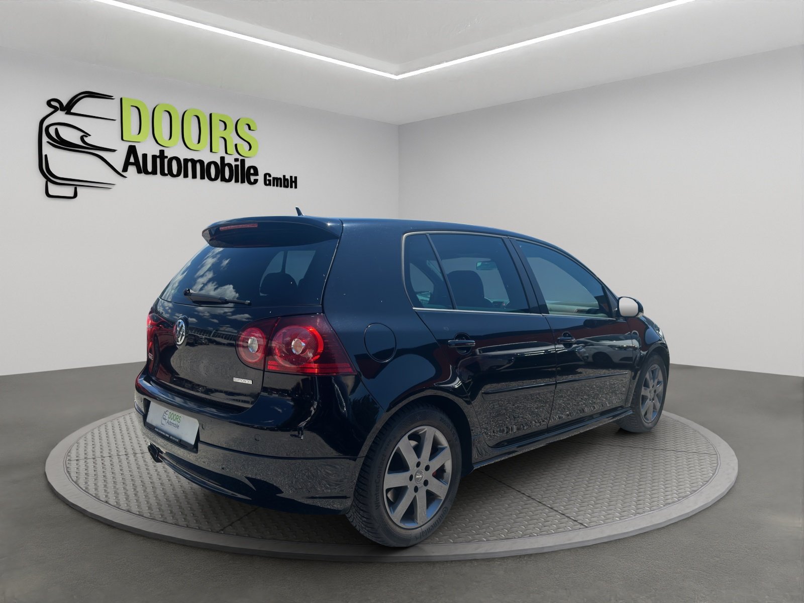 VW Golf 2.0 TFSI GTI Edition 30, Petrol, Second hand / Used, Manual - 5