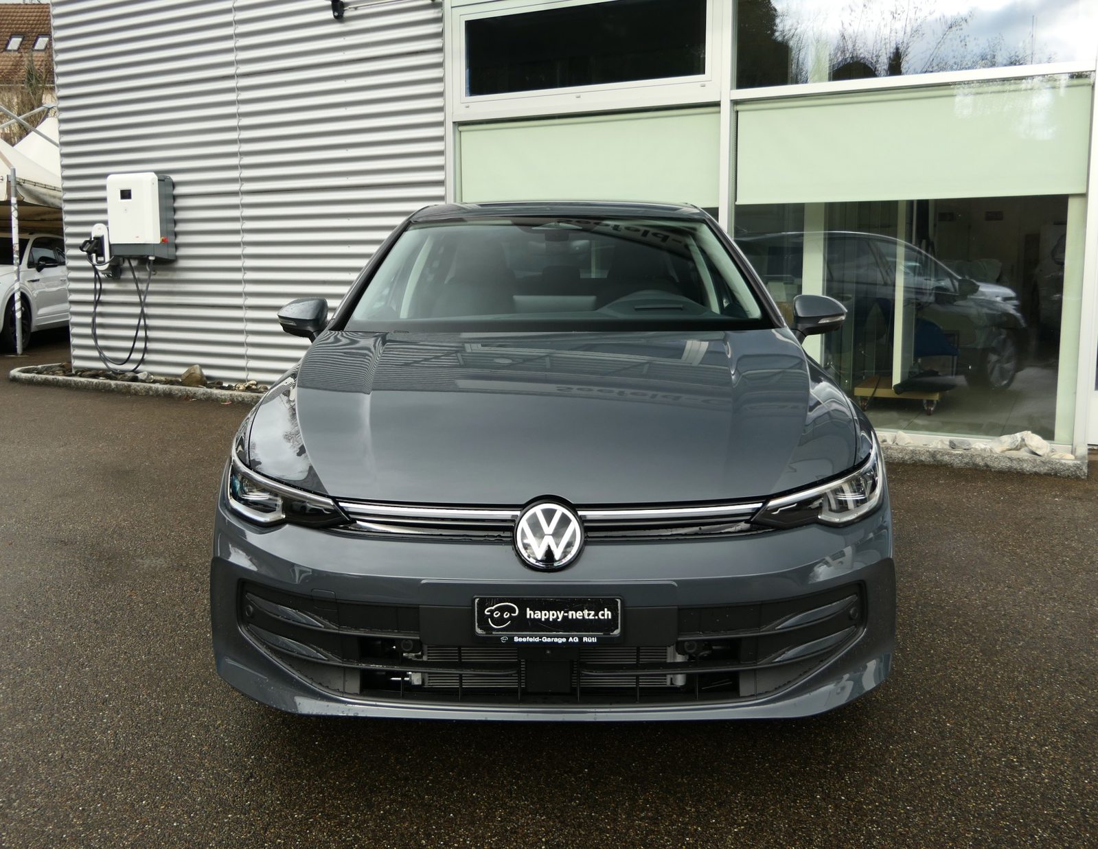 VW Golf Life PHEV, Full-Hybrid Petrol/Electric, Second hand / Used, Automatic - 2