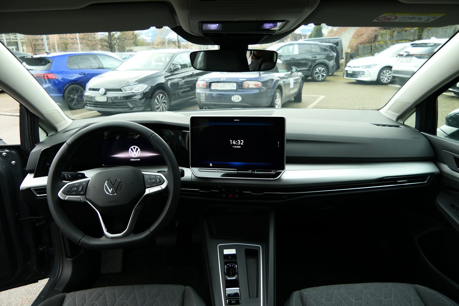 VW Golf Life PHEV, Full-Hybrid Petrol/Electric, Second hand / Used, Automatic - 7