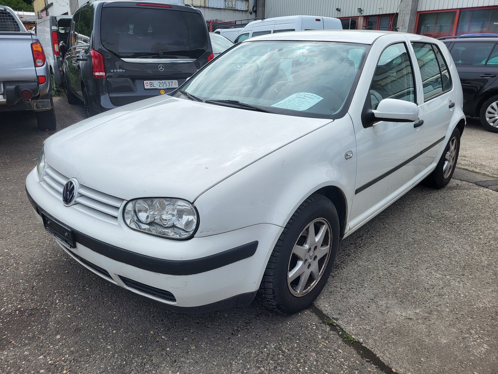 VW Golf 2.0 Comfortline, Petrol, Second hand / Used, Automatic - 2