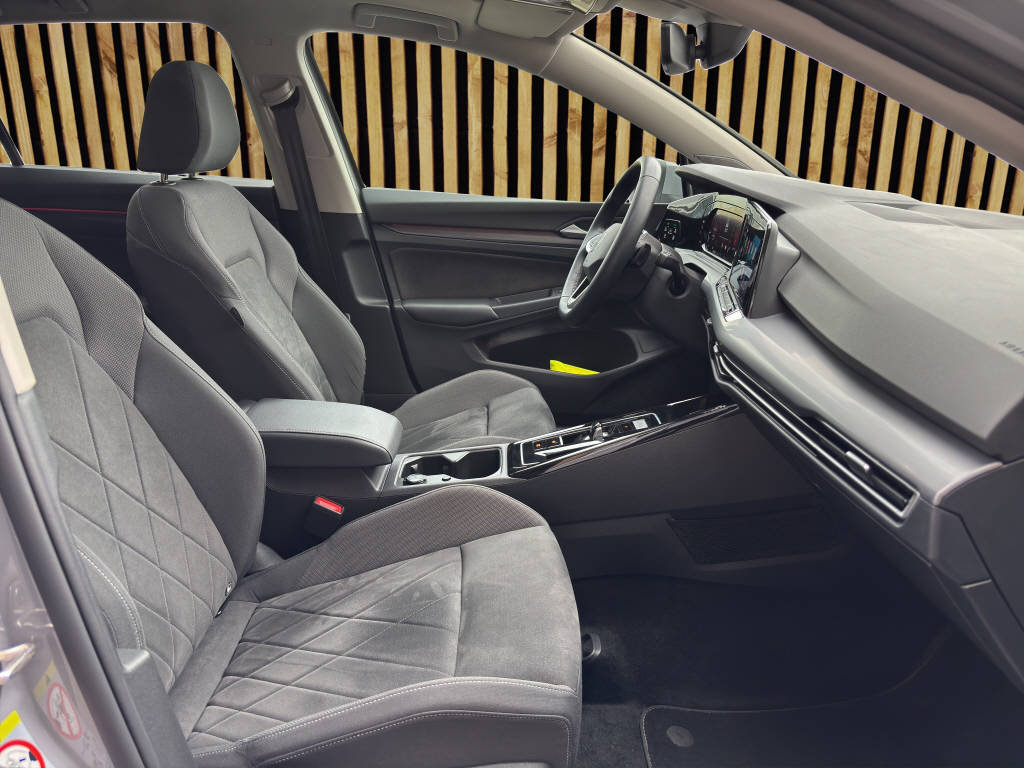 VW Golf VIII 2.0 TDI Style DSG, Diesel, Occasion / Utilisé, Automatique - 5