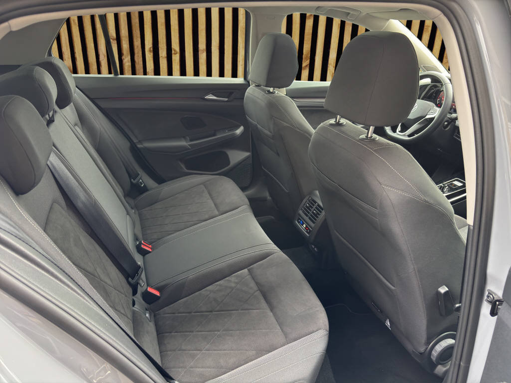 VW Golf VIII 2.0 TDI Style DSG, Diesel, Occasion / Utilisé, Automatique - 6
