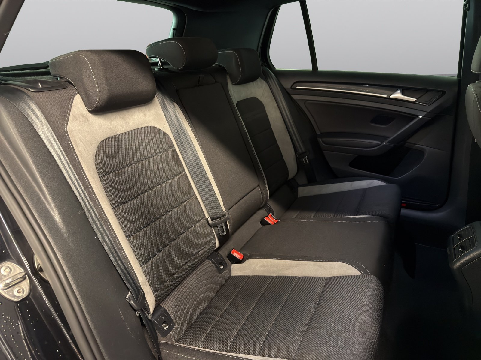 VW Golf 2.0 TSI R 4Motion DSG, Benzin, Occasion / Gebraucht, Automatik - 4