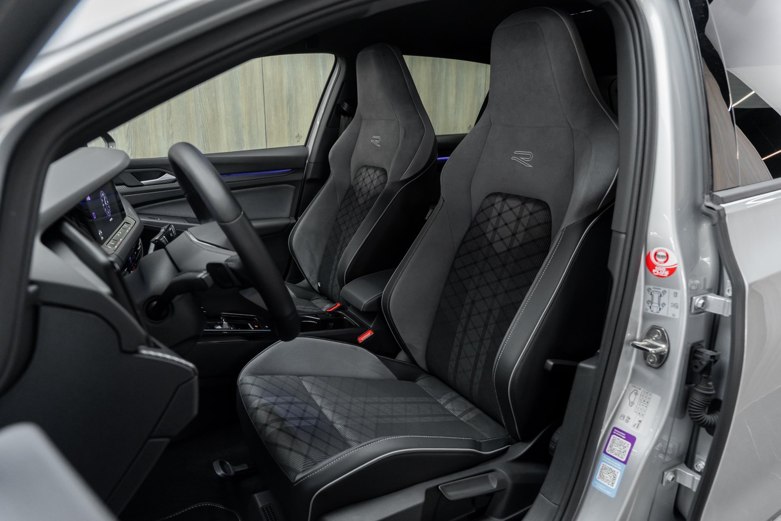 VW Golf 1.5 eTSI mHEV ACT R-Line 75 Edition DSG, Hybride Léger Essence/Électricité, Occasion / Utilisé, Automatique - 6