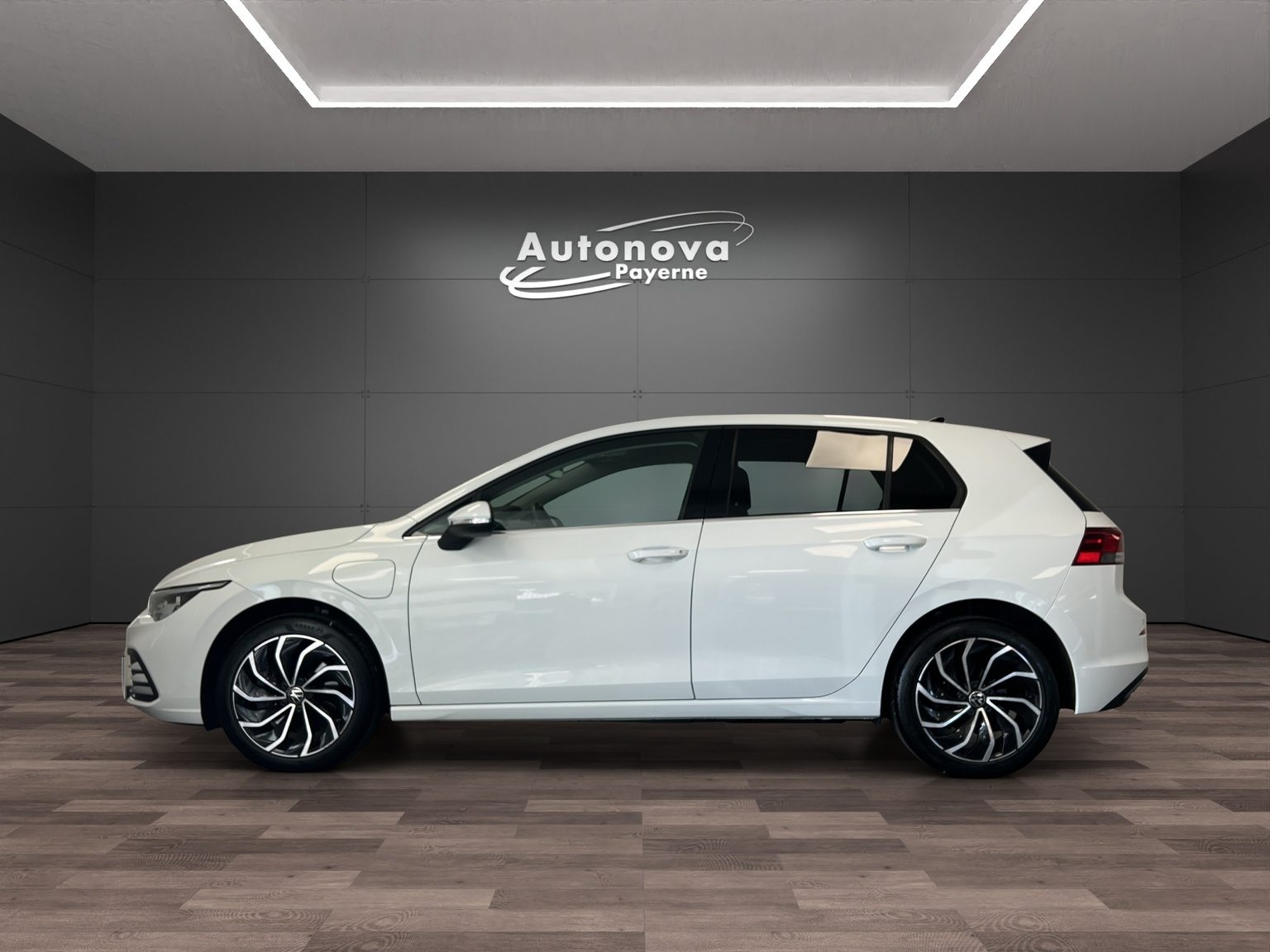 VW Golf Style PHEV, Voll-Hybrid Benzin/Elektro, Occasion / Gebraucht, Automatik - 3