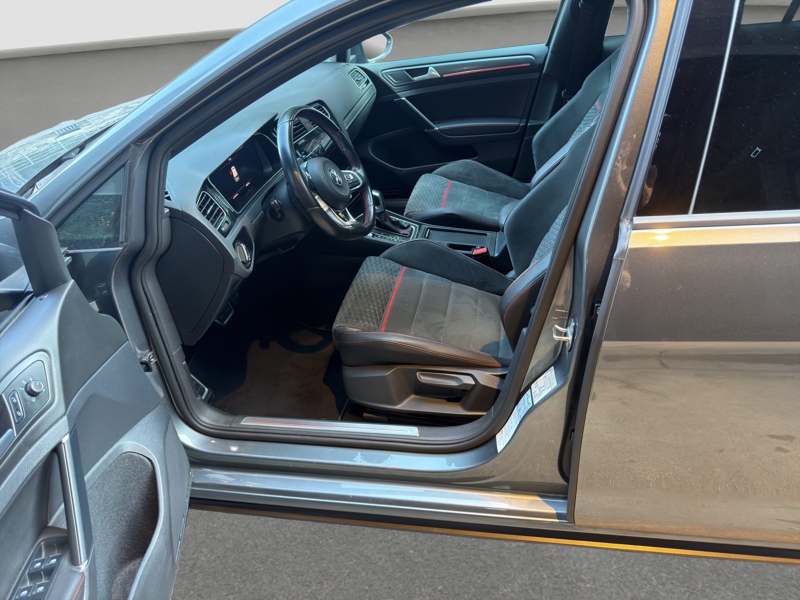 VW Golf GTI Performance, Benzin, Occasion / Gebraucht, Automatik - 6
