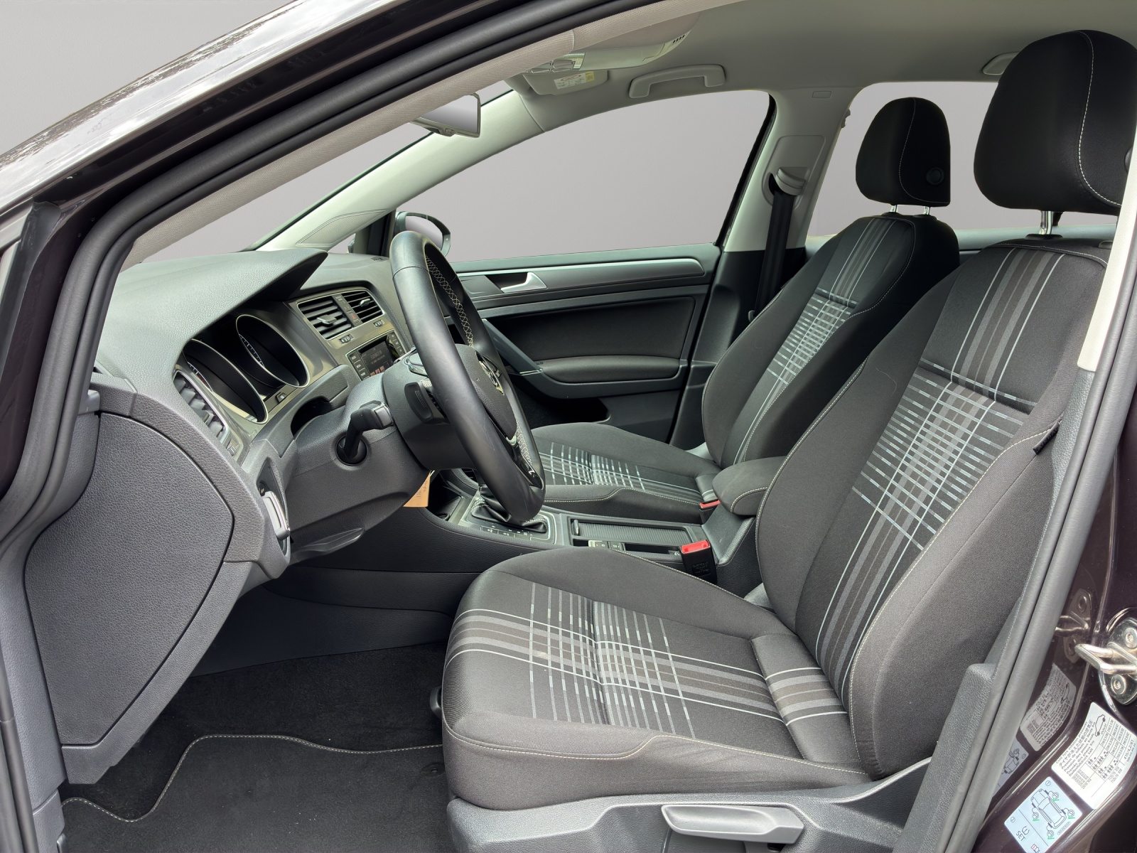 VW Golf Lounge, Benzin, Occasion / Gebraucht, Automatik - 6