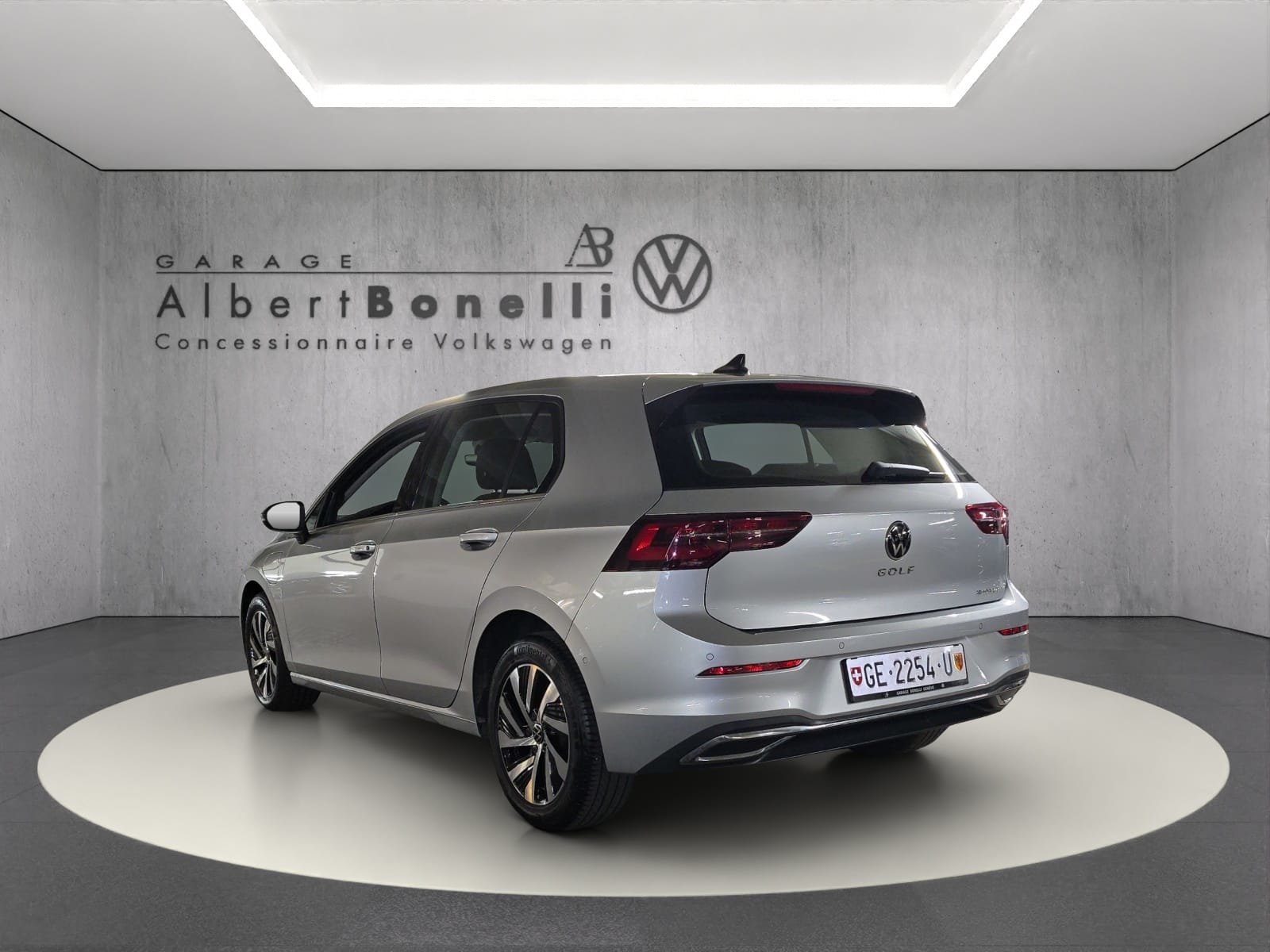 VW Golf 1.4 TSI PHEV Style, Plug-in-Hybrid Benzin/Elektro, Occasion / Gebraucht, Automatik - 2