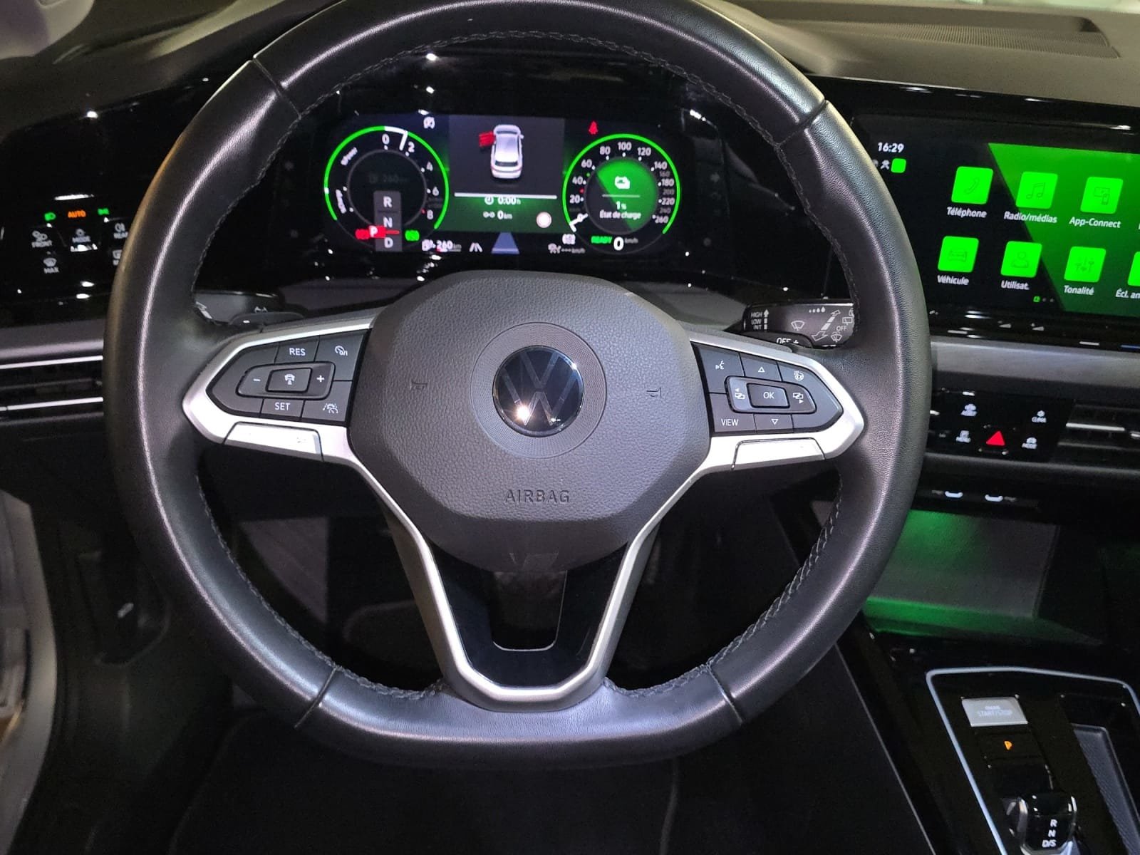 VW Golf 1.4 TSI PHEV Style, Plug-in-Hybrid Benzin/Elektro, Occasion / Gebraucht, Automatik - 7