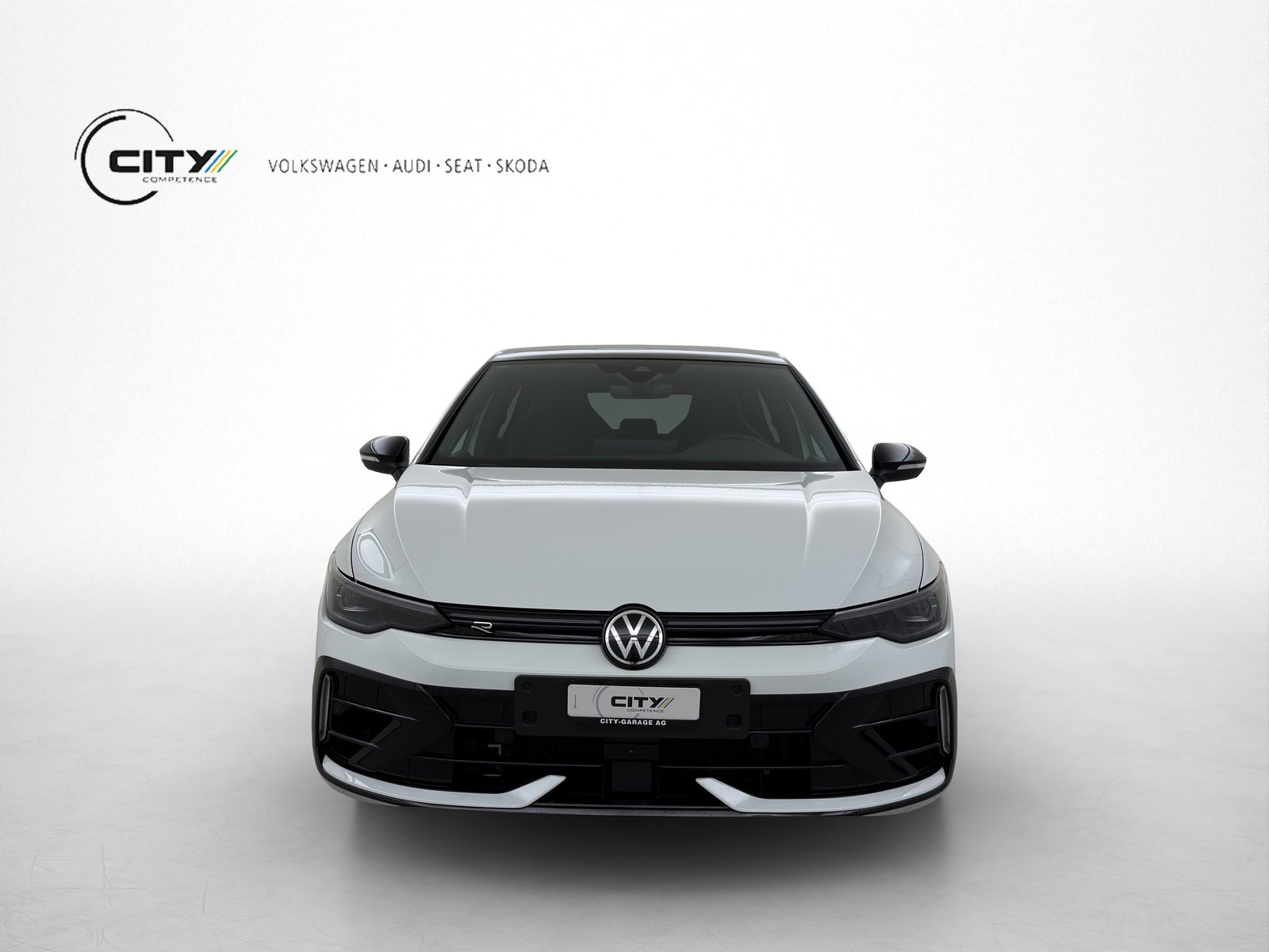 VW Golf 8 2.0 TSI R DSG 4motion 333PS, Benzin, Occasion / Gebraucht, Automatik - 5