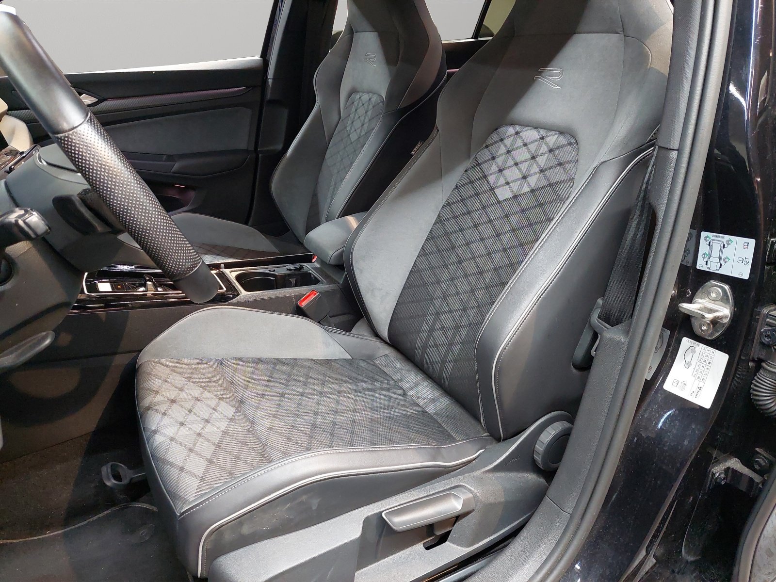 VW Golf 1.5 eTSI mHEV ACT R-Line DSG, Hybride Léger Essence/Électricité, Occasion / Utilisé, Automatique - 6