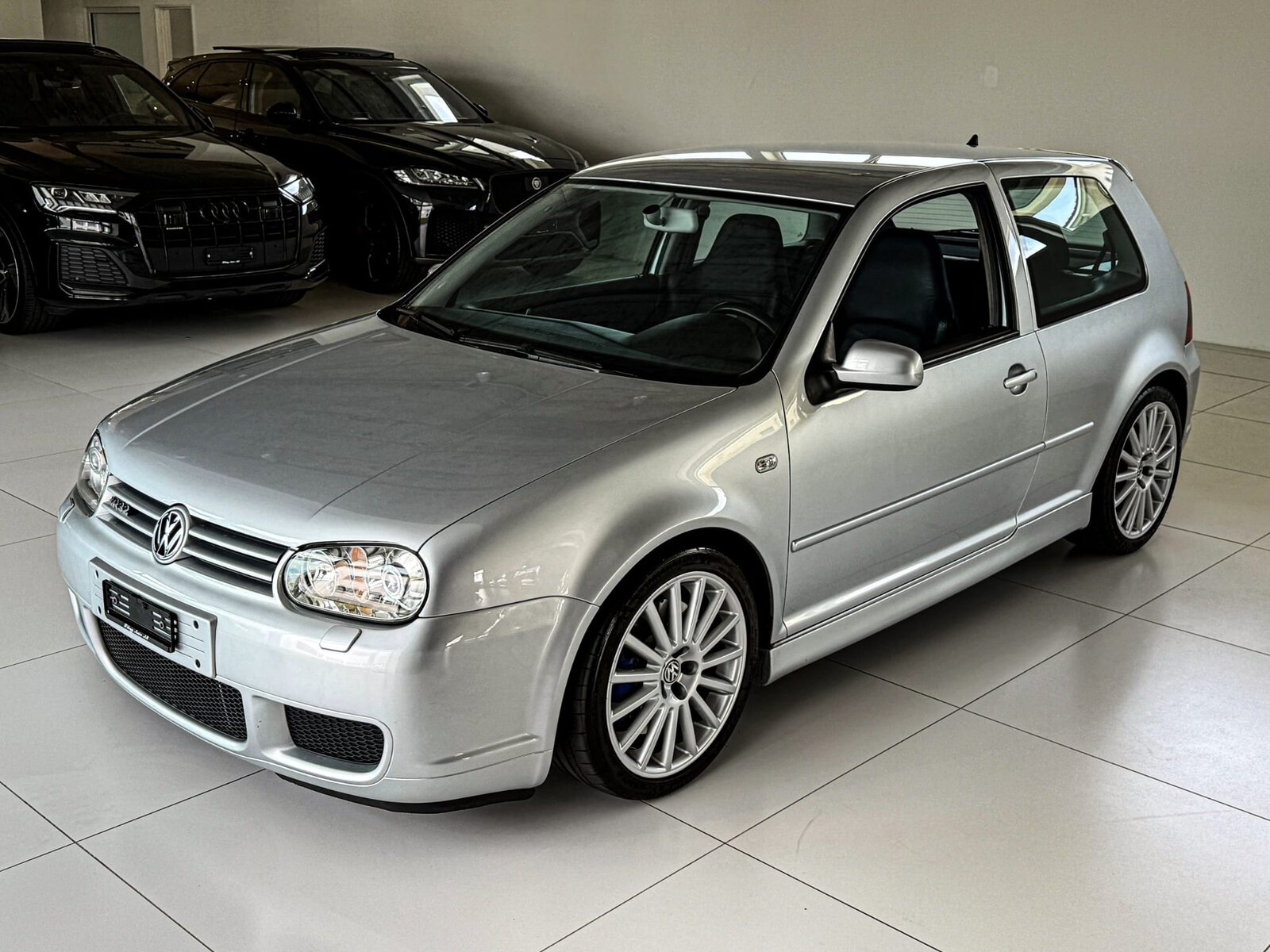 VW Golf R32 4Motion ***CH-Fahrzeug***Lückenloses Servicehef, Benzin, Occasion / Gebraucht, Handschaltung - 2