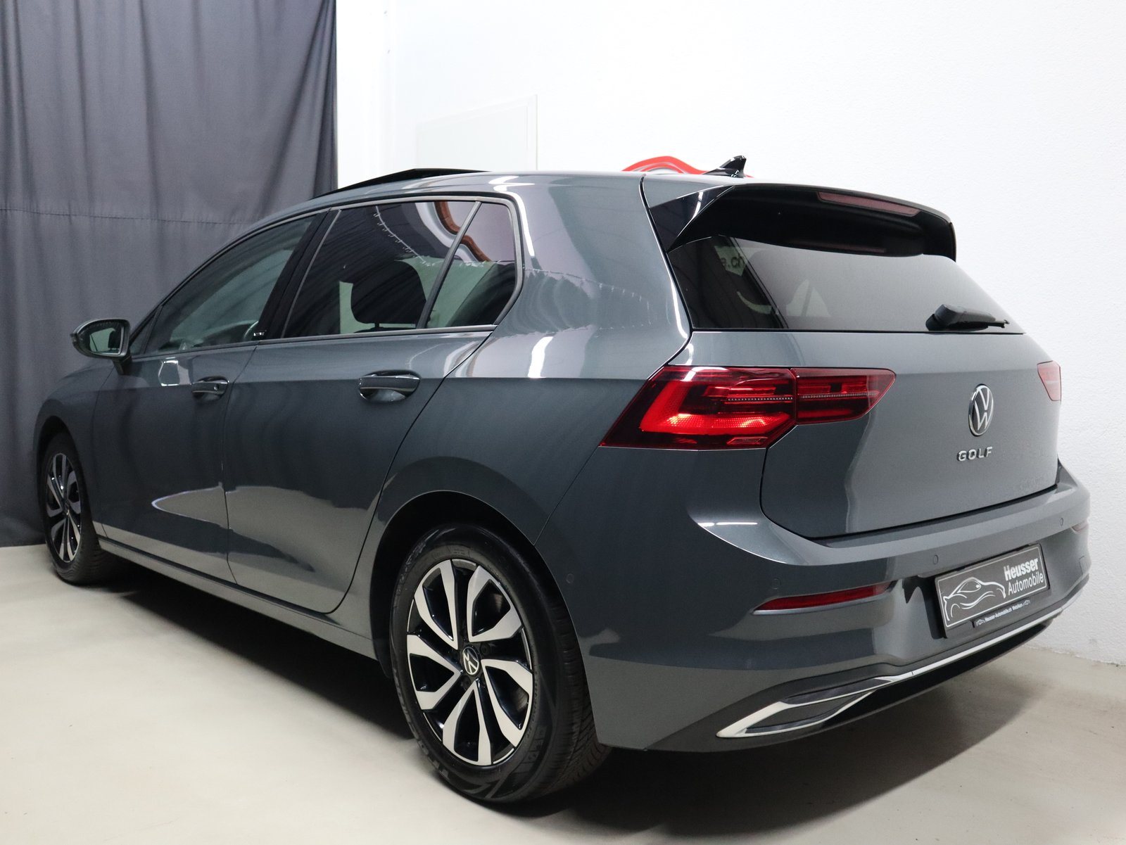 VW Golf 2.0 TDI Life DSG - Panorama - IQ Light - Navi - Head, Diesel, Second hand / Used, Automatic - 4
