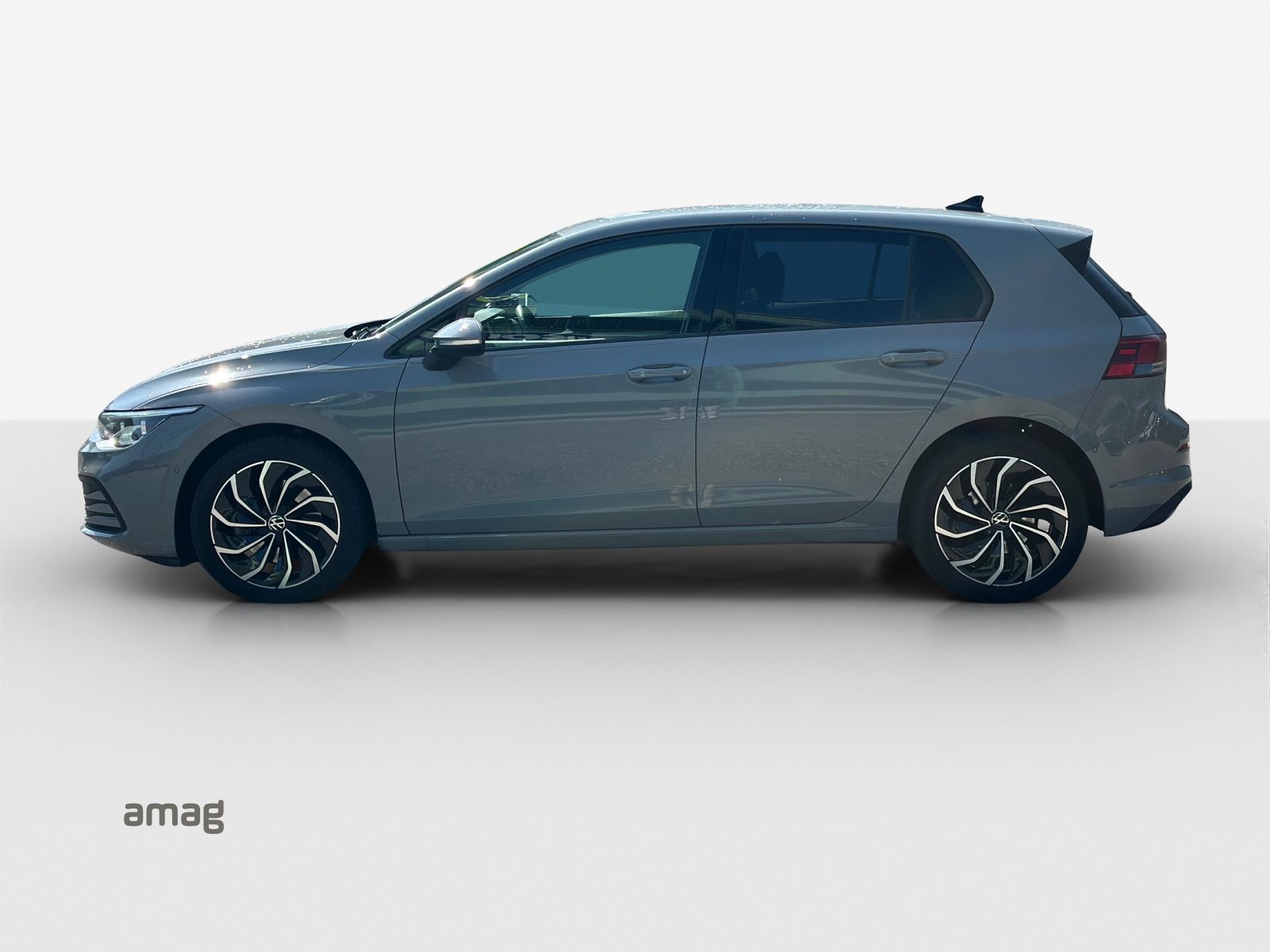 VW Golf Life, Diesel, Second hand / Used, Automatic - 2