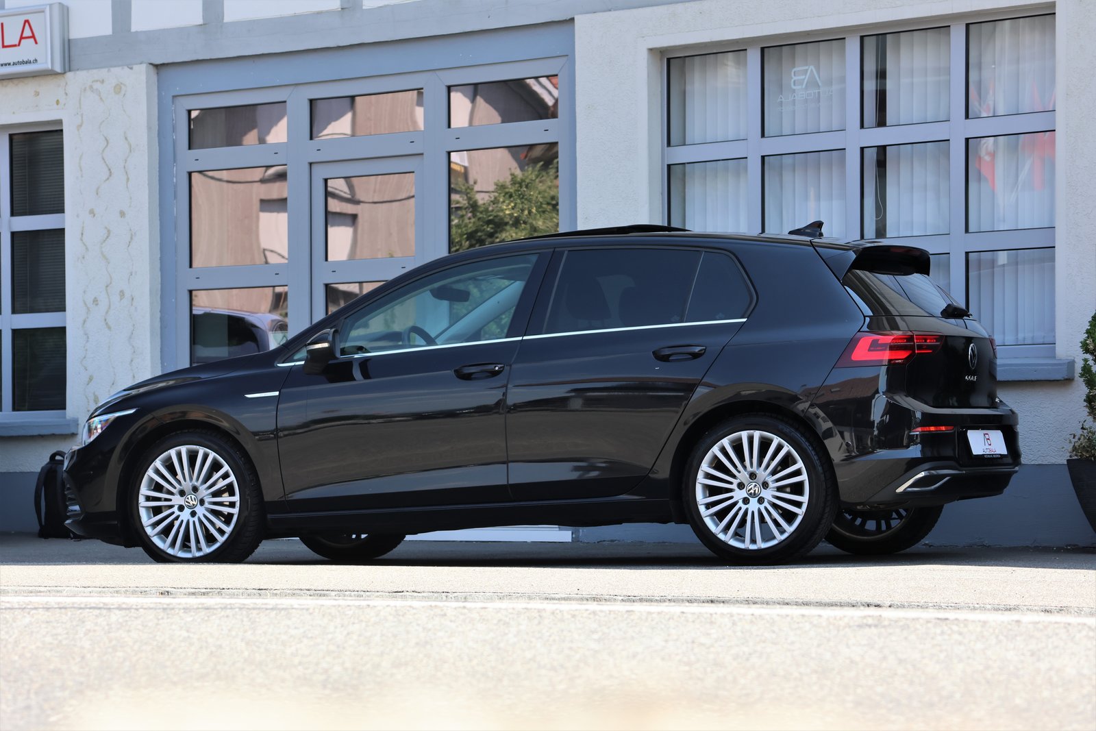 VW Golf 1.5 eTSI mHEV ACT First Edition DSG, Mild-Hybrid Benzin/Elektro, Occasion / Gebraucht, Automatik - 4