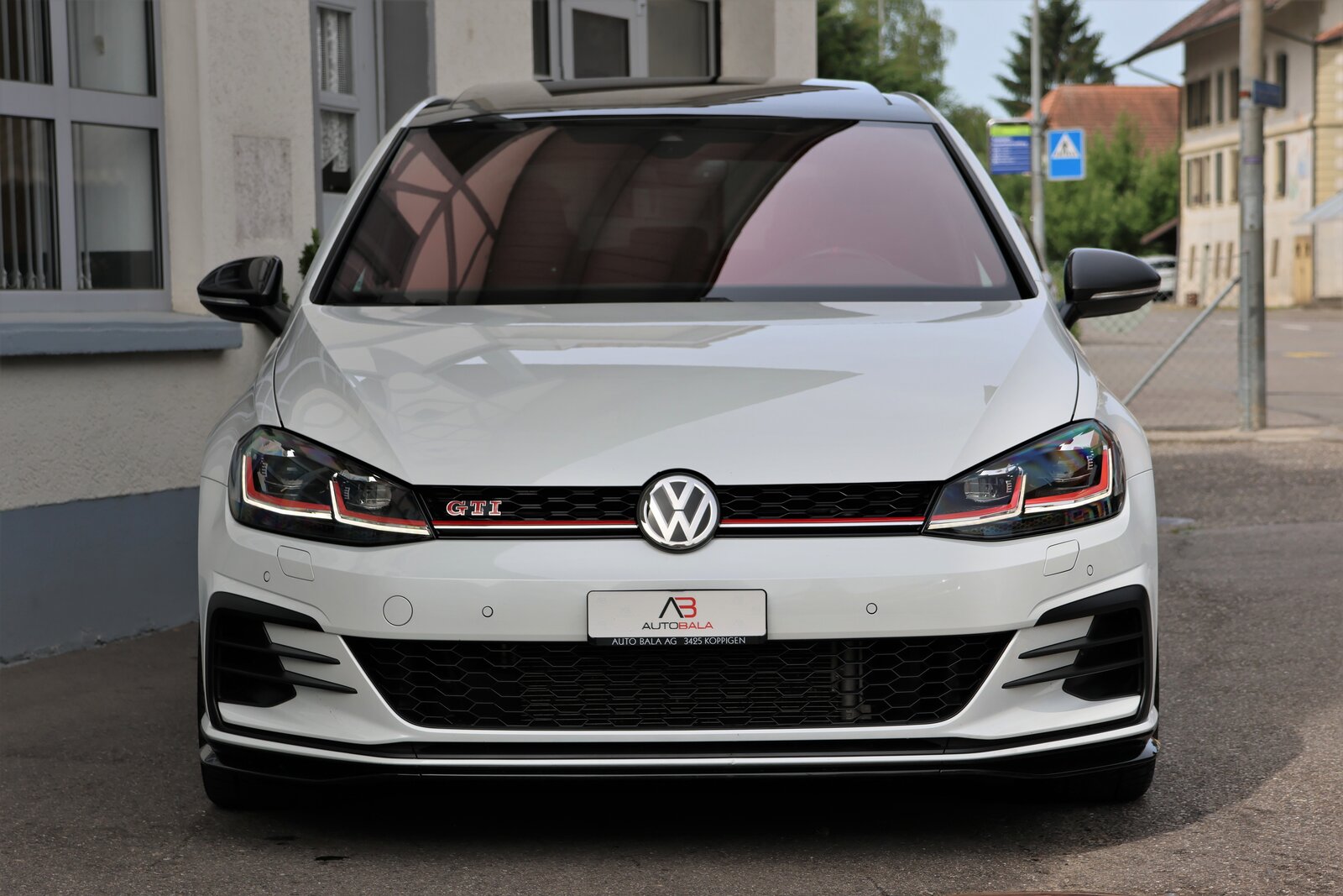 VW Golf 2.0 TSI GTI TCR DSG, Petrol, Second hand / Used, Automatic - 2