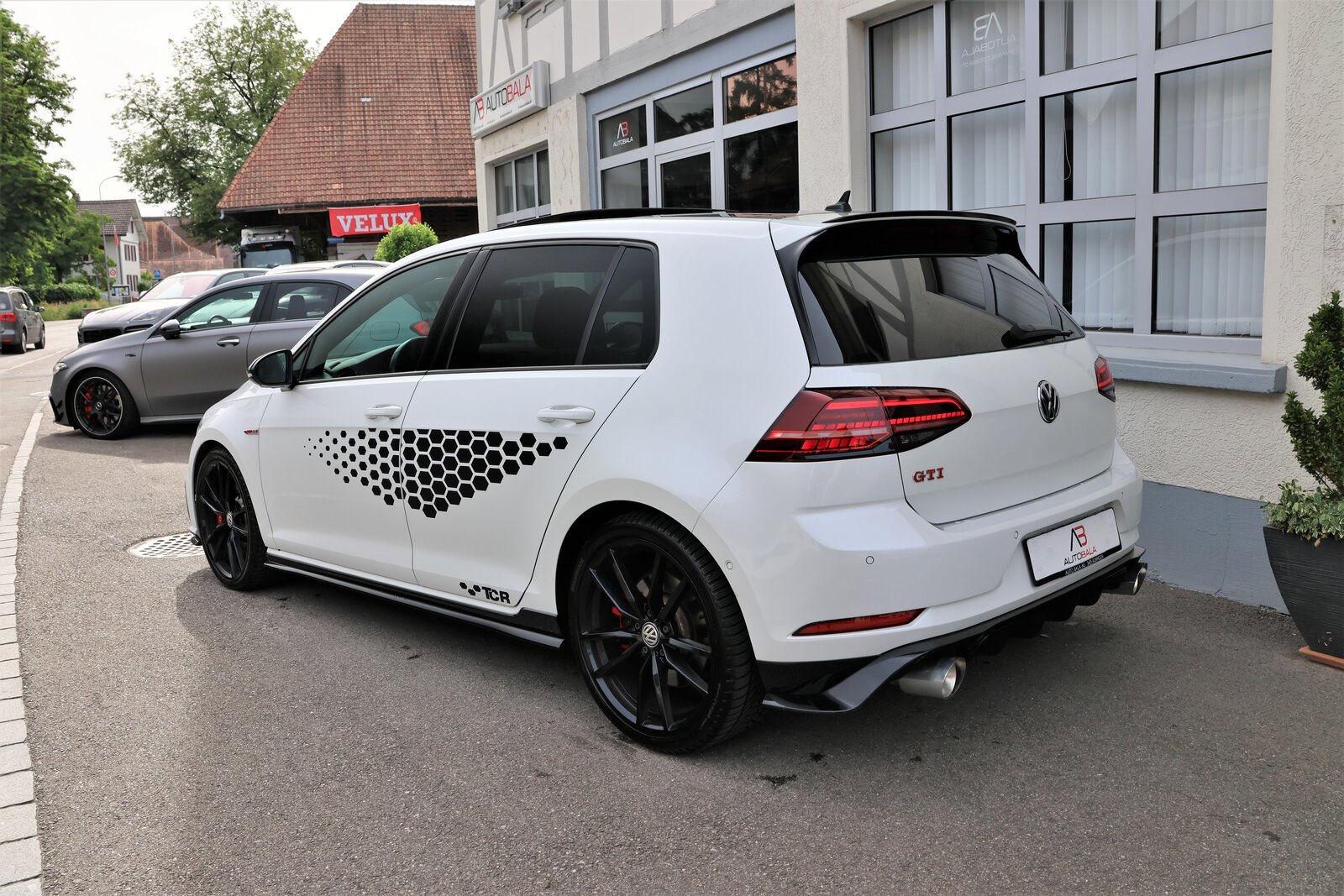 VW Golf 2.0 TSI GTI TCR DSG, Petrol, Second hand / Used, Automatic - 7