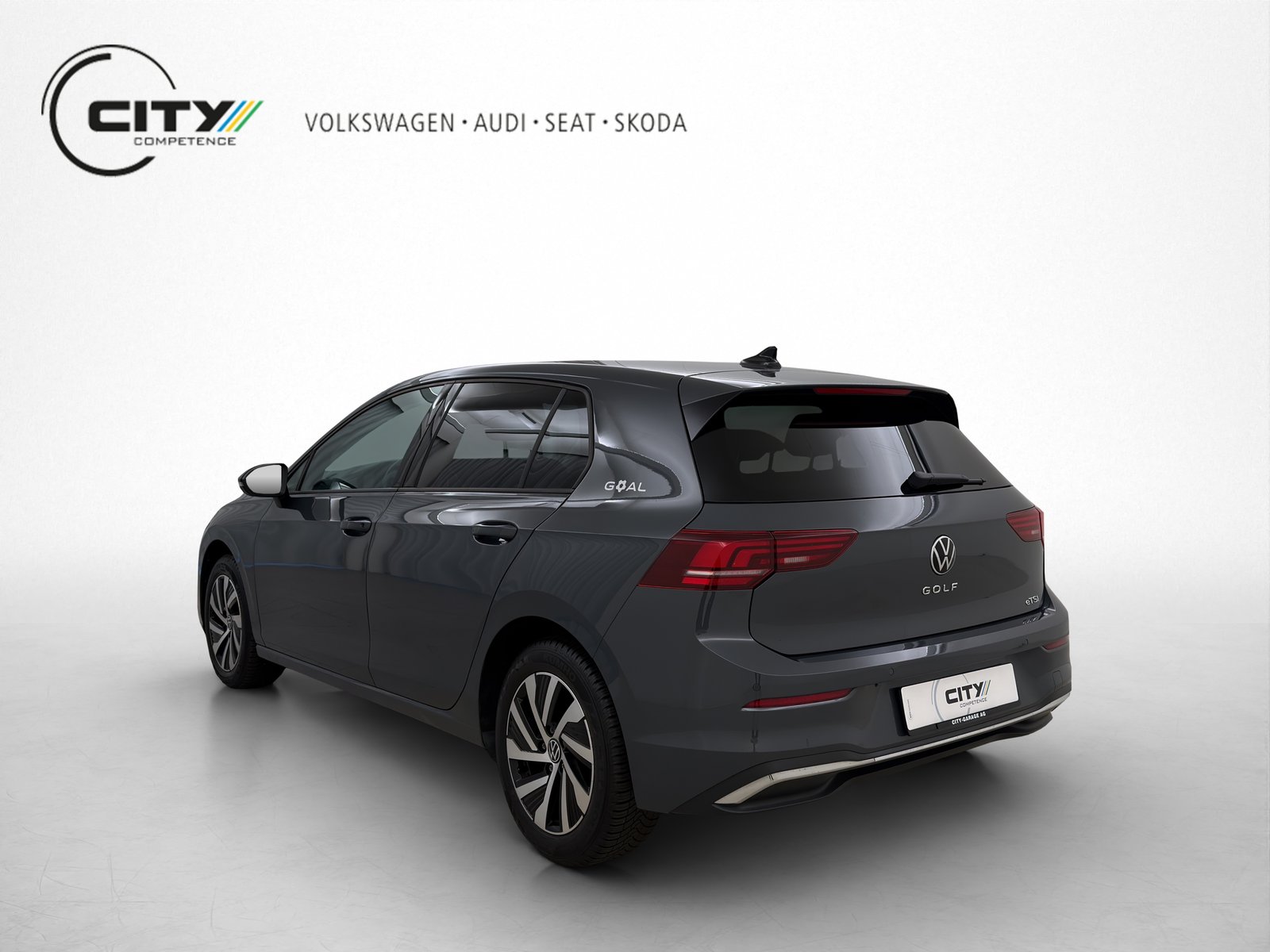 VW Golf 8 1.5 eTSI Goal DSG, Mild-Hybrid Petrol/Electric, Second hand / Used, Automatic - 4