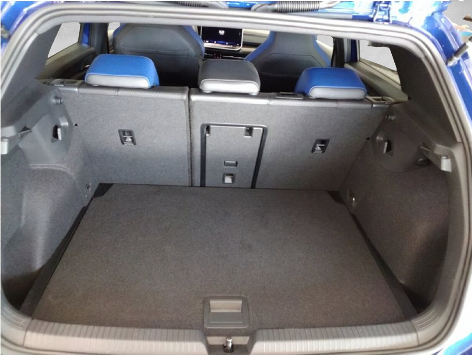VW Golf VIII 2.0 TSI R DSG 4motion R- Performace*5J Garantie*8-, Petrol, Second hand / Used, Automatic - 7
