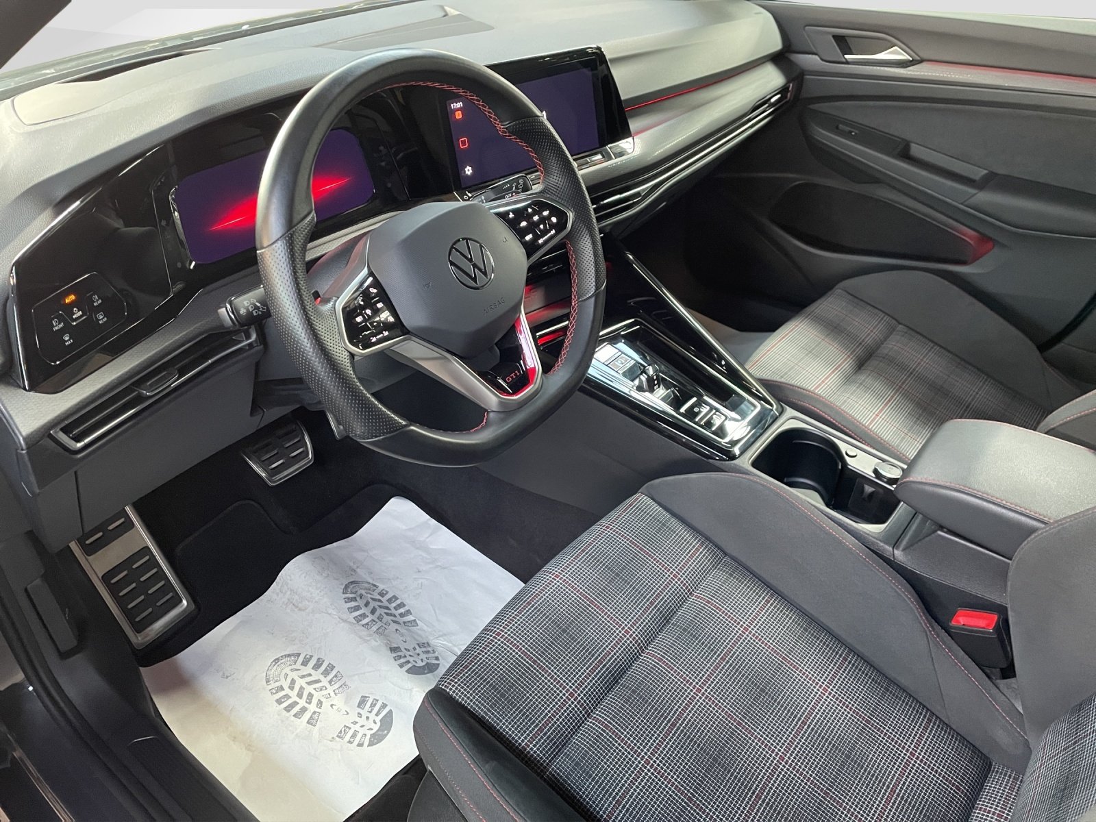 VW Golf VIII 2.0 TSI GTI DSG, Benzin, Occasion / Gebraucht, Automatik - 7