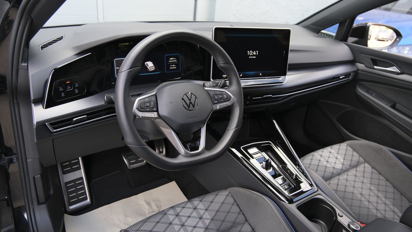 VW Golf 1.5 e TSI mHEV R-Line DSG * Black Style *, Mild-Hybrid Benzin/Elektro, Occasion / Gebraucht, Automatik - 6