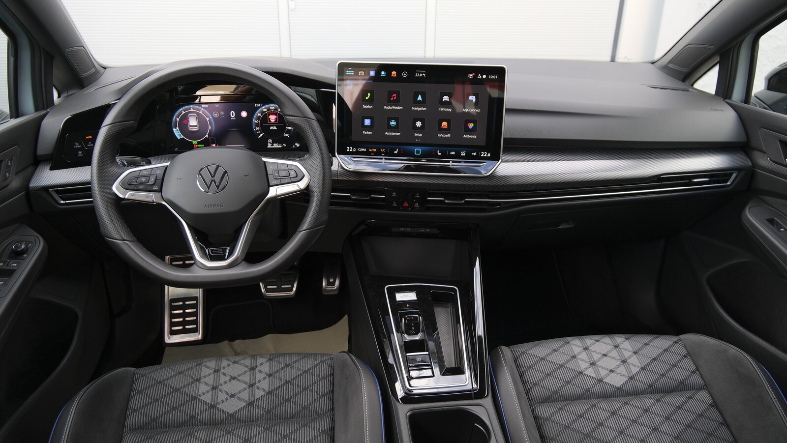 VW Golf 1.5 e TSI mHEV R-Line DSG * Black Style *, Hybride Leggero Benzina/Elettrica, Occasioni / Usate, Automatico - 6