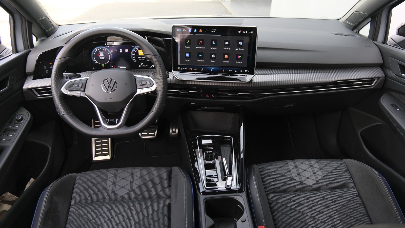 VW Golf 1.5 e TSI mHEV R-Line DSG * Black Style *, Hybride Leggero Benzina/Elettrica, Occasioni / Usate, Automatico - 6