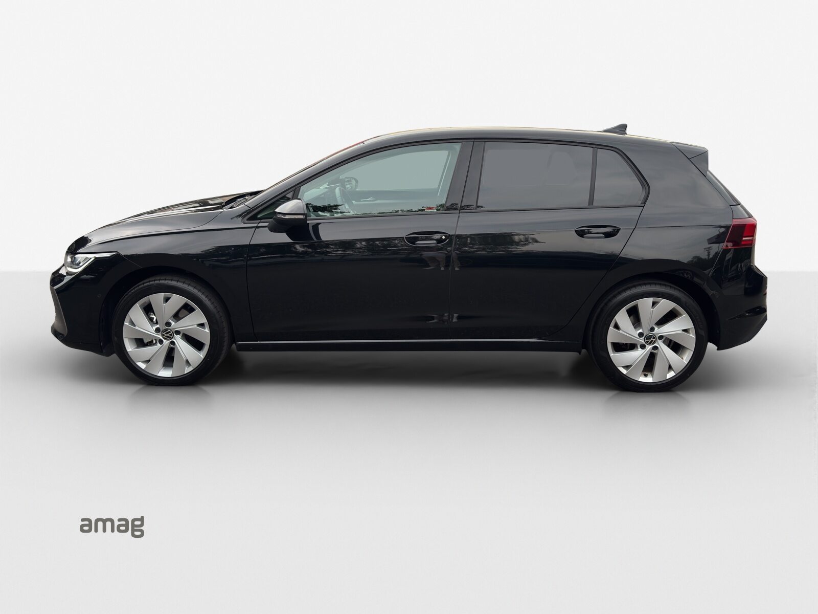 VW Golf Life, Petrol, Second hand / Used, Automatic - 2