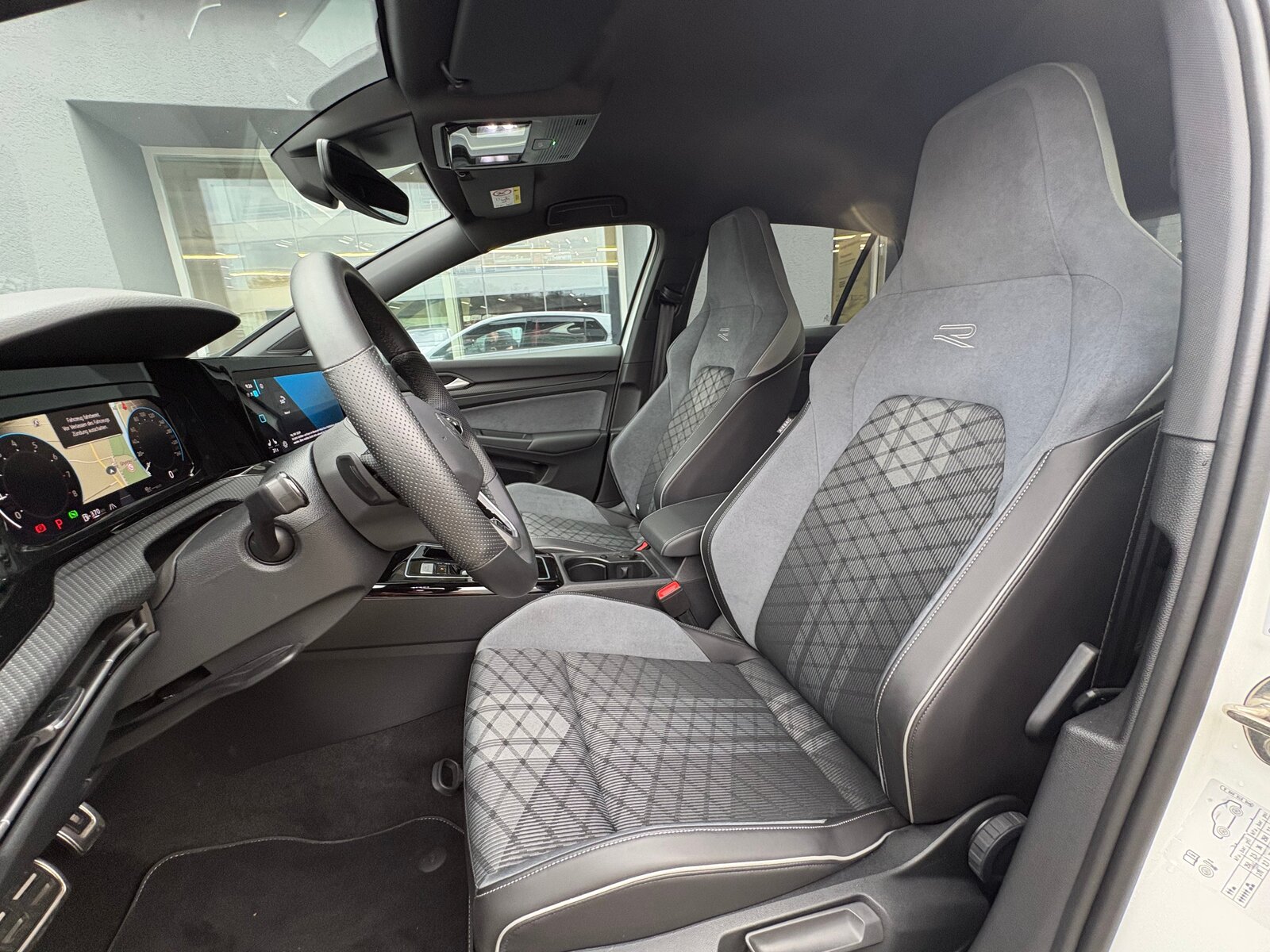 VW Golf 1.5 eTSI mHEV ACT R-Line DSG, Hybride Leggero Benzina/Elettrica, Occasioni / Usate, Automatico - 5