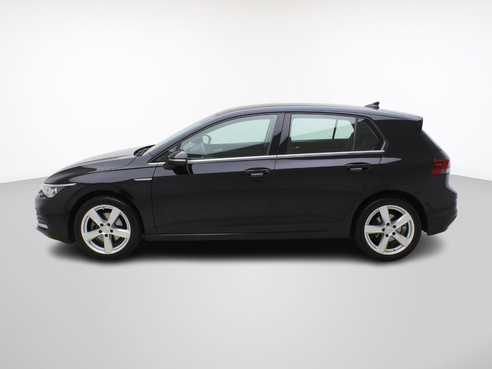 VW Golf 8 1.5 eTSI DSG Style, Mild-Hybrid Petrol/Electric, Second hand / Used, Automatic - 3