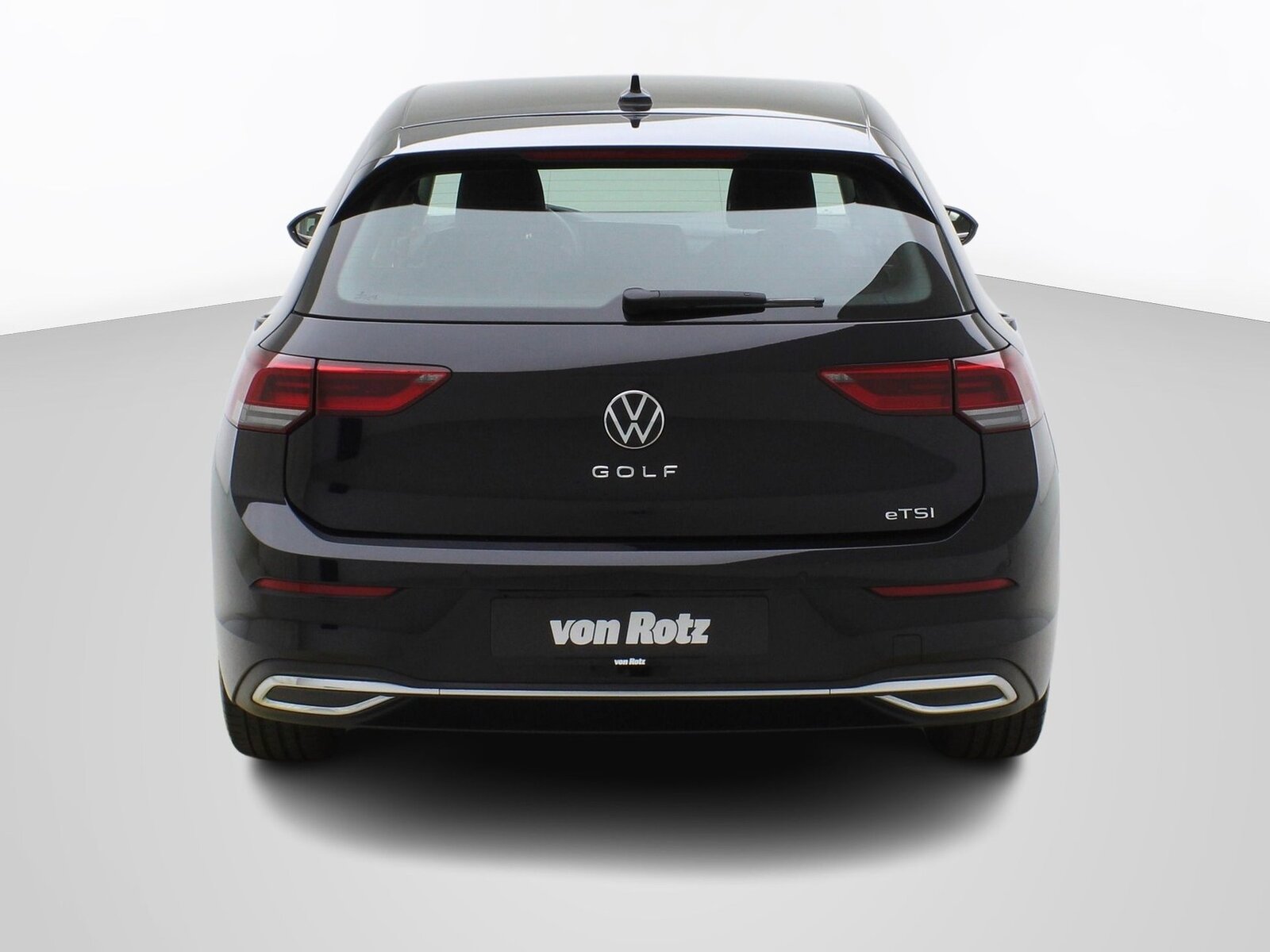 VW Golf 8 1.5 eTSI DSG Style, Mild-Hybrid Petrol/Electric, Second hand / Used, Automatic - 4