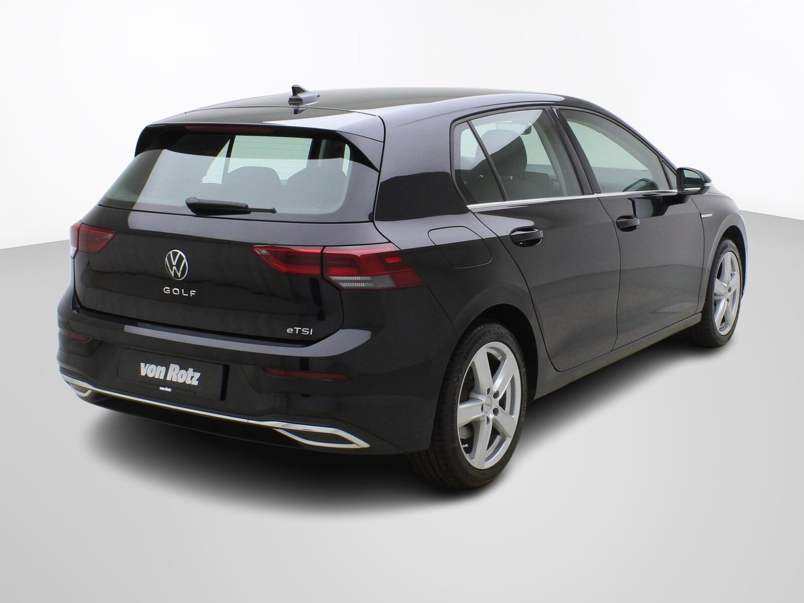 VW Golf 8 1.5 eTSI DSG Style, Mild-Hybrid Petrol/Electric, Second hand / Used, Automatic - 5