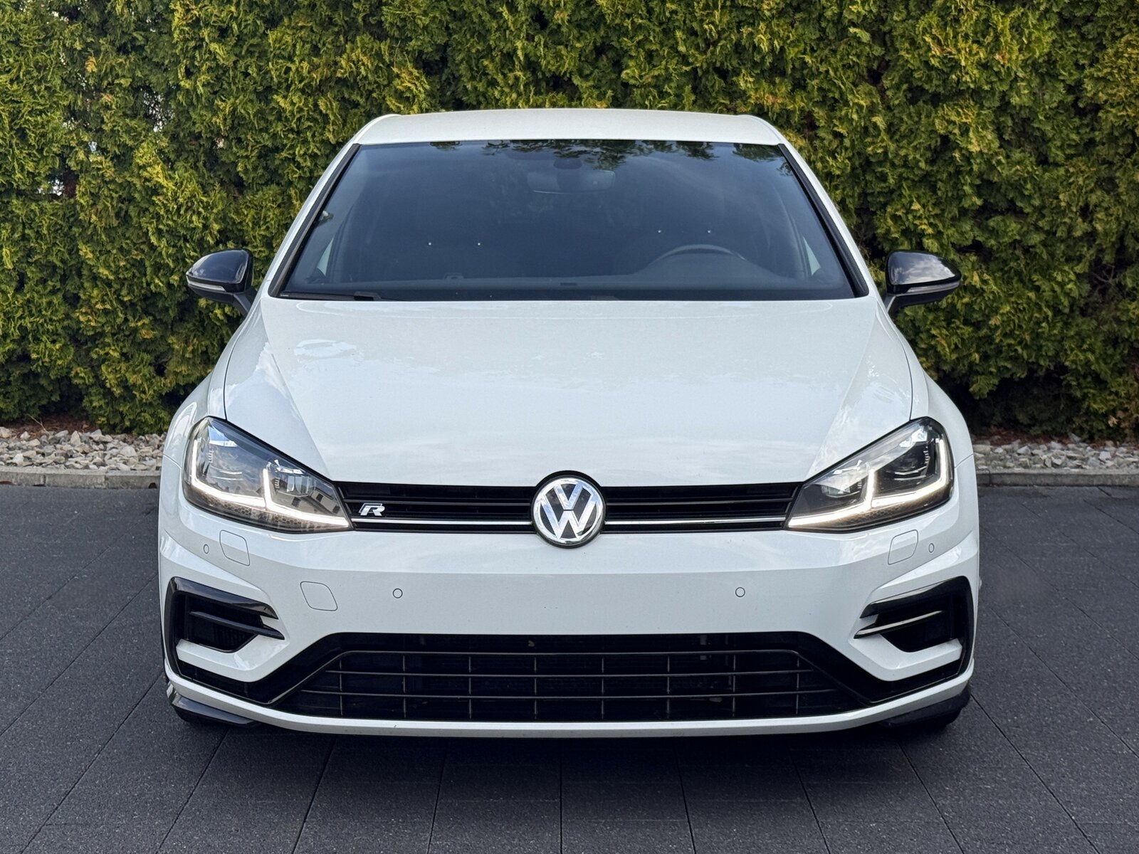VW Golf 2.0 TSI R 4Motion / Face Lift - Digital-Cockpit / Fr, Benzin, Occasion / Gebraucht, Handschaltung - 4
