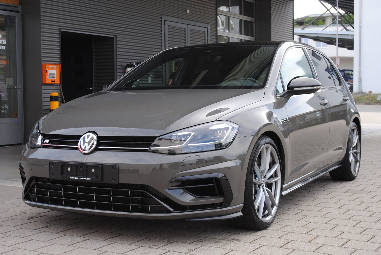 VW Golf 2.0 TSI R 4Motion DSG, Essence, Occasion / Utilisé, Automatique - 3