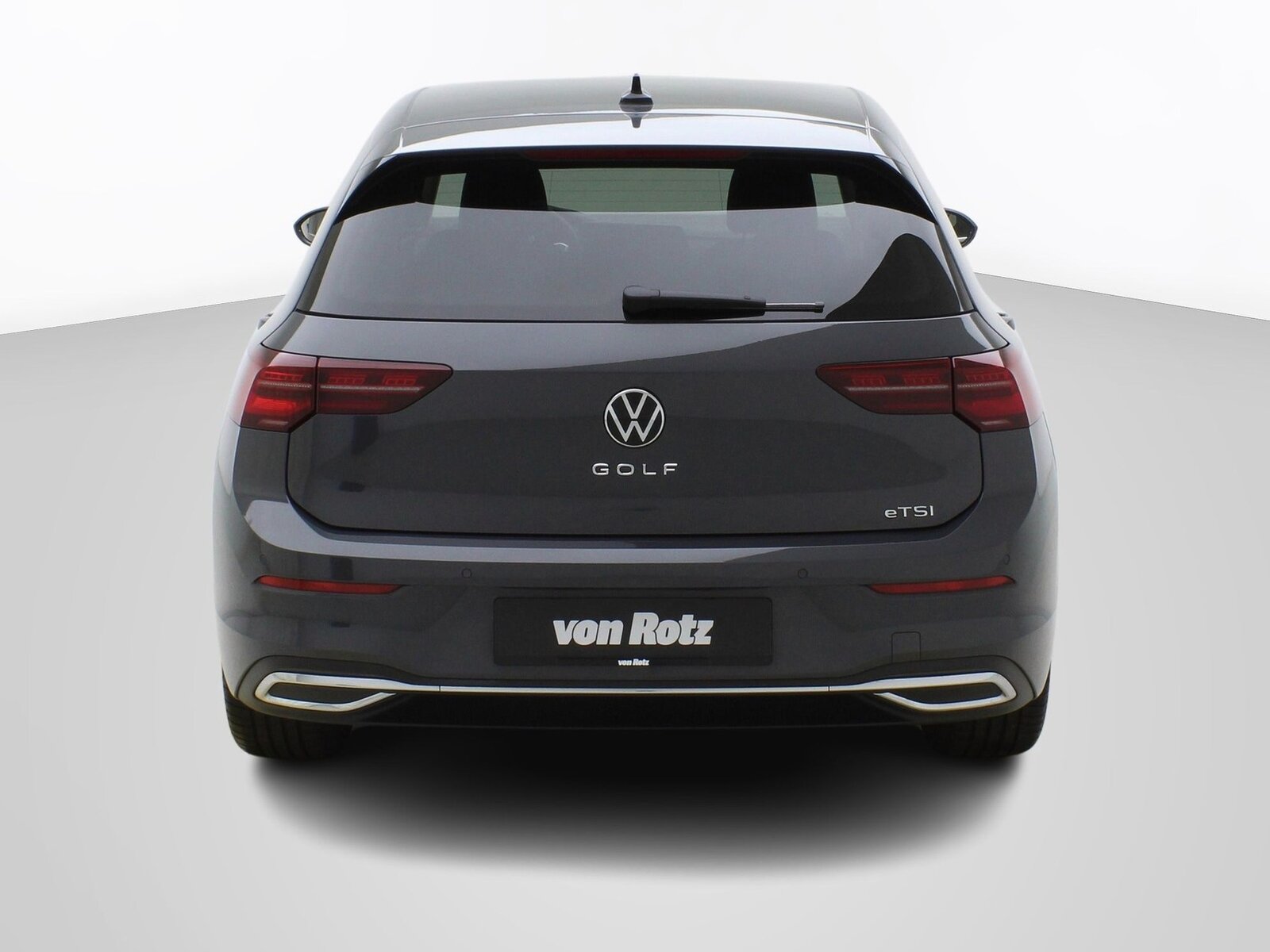 VW Golf 8 1.5 eTSI DSG Style, Mild-Hybrid Petrol/Electric, Second hand / Used, Automatic - 4