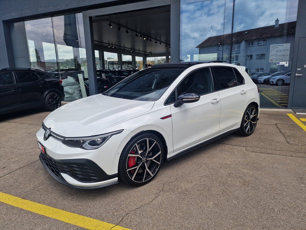VW Golf GTI Clubsport, Petrol, Second hand / Used, Automatic - 2