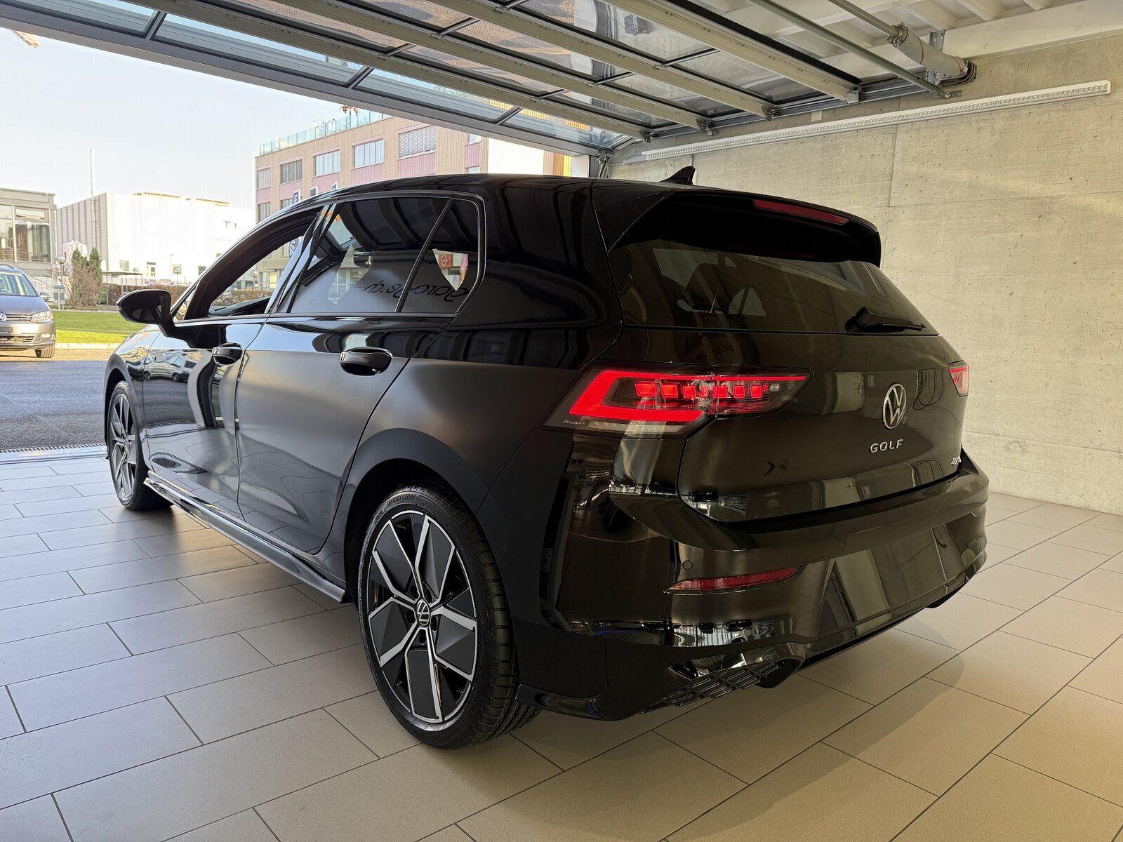 VW Golf  R-Line, Benzina, Occasioni / Usate, Automatico - 4