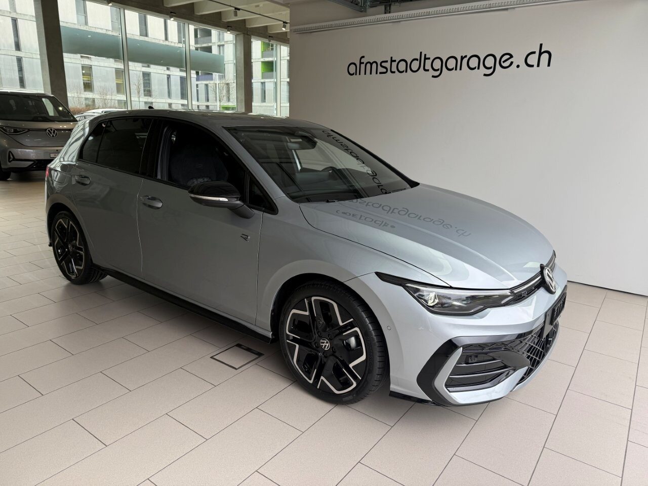 VW Golf  R-Line