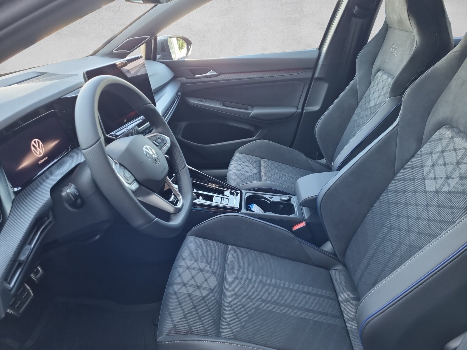 VW Golf 1.5 e TSI mHEV R-Line DSG, Mild-Hybrid Benzin/Elektro, Occasion / Gebraucht, Automatik - 6