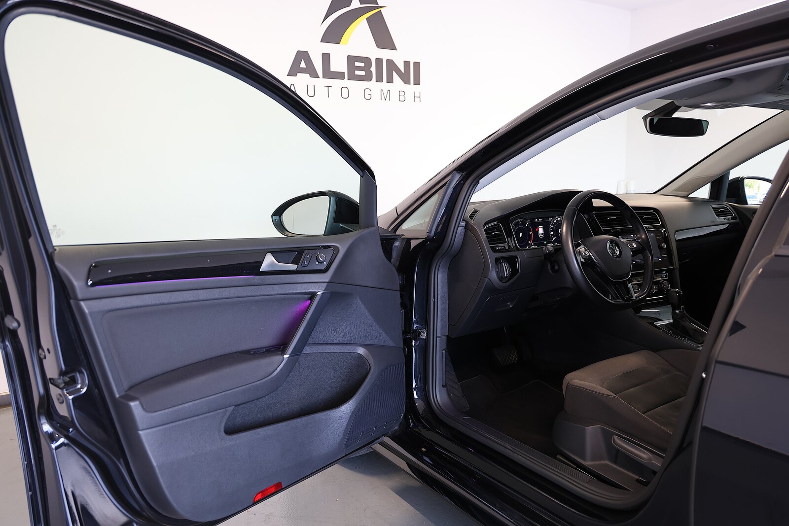 VW Golf VII 2.0 TDI R-Line, Diesel, Second hand / Used, Automatic - 5