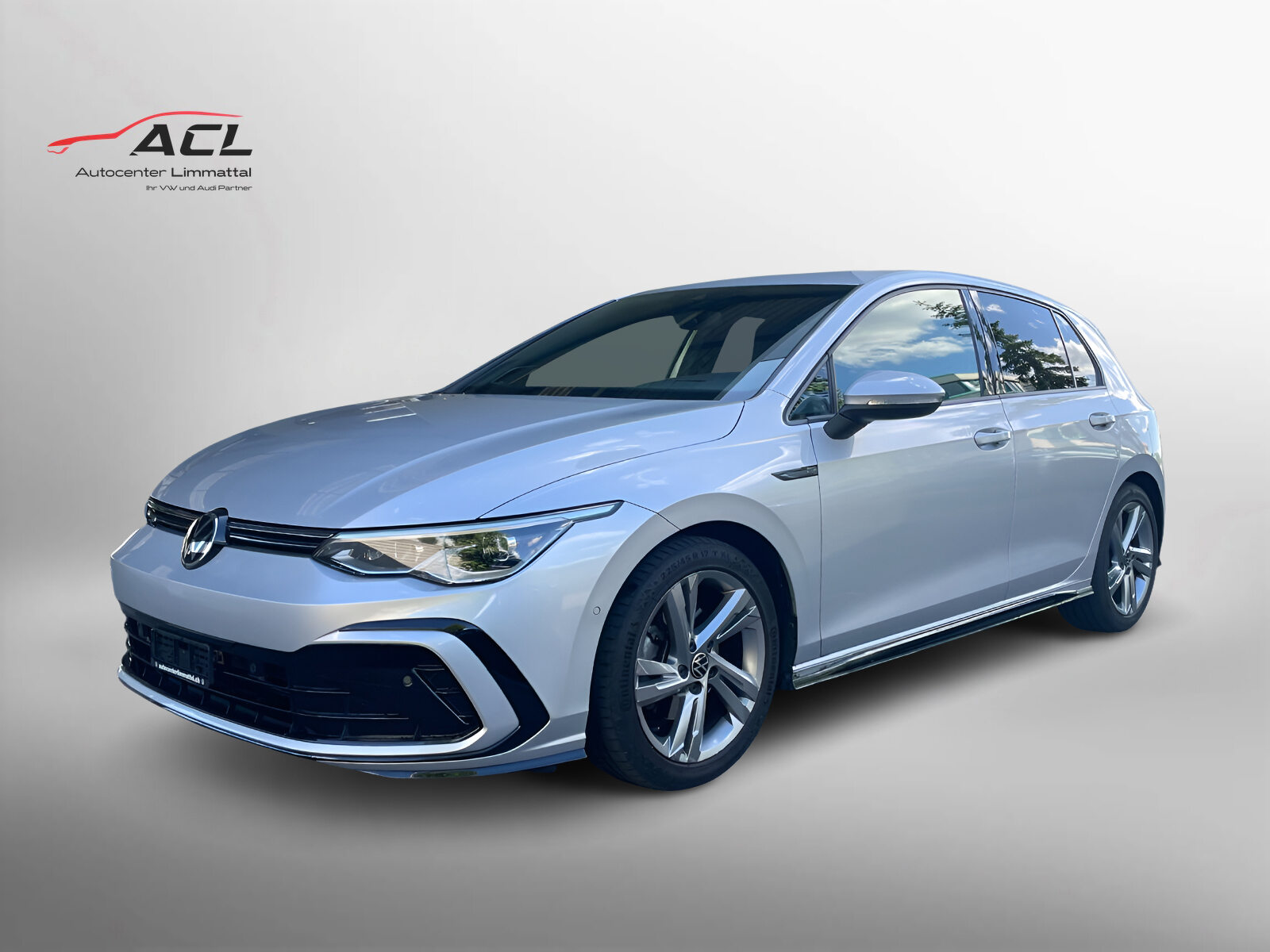VW Golf R-Line