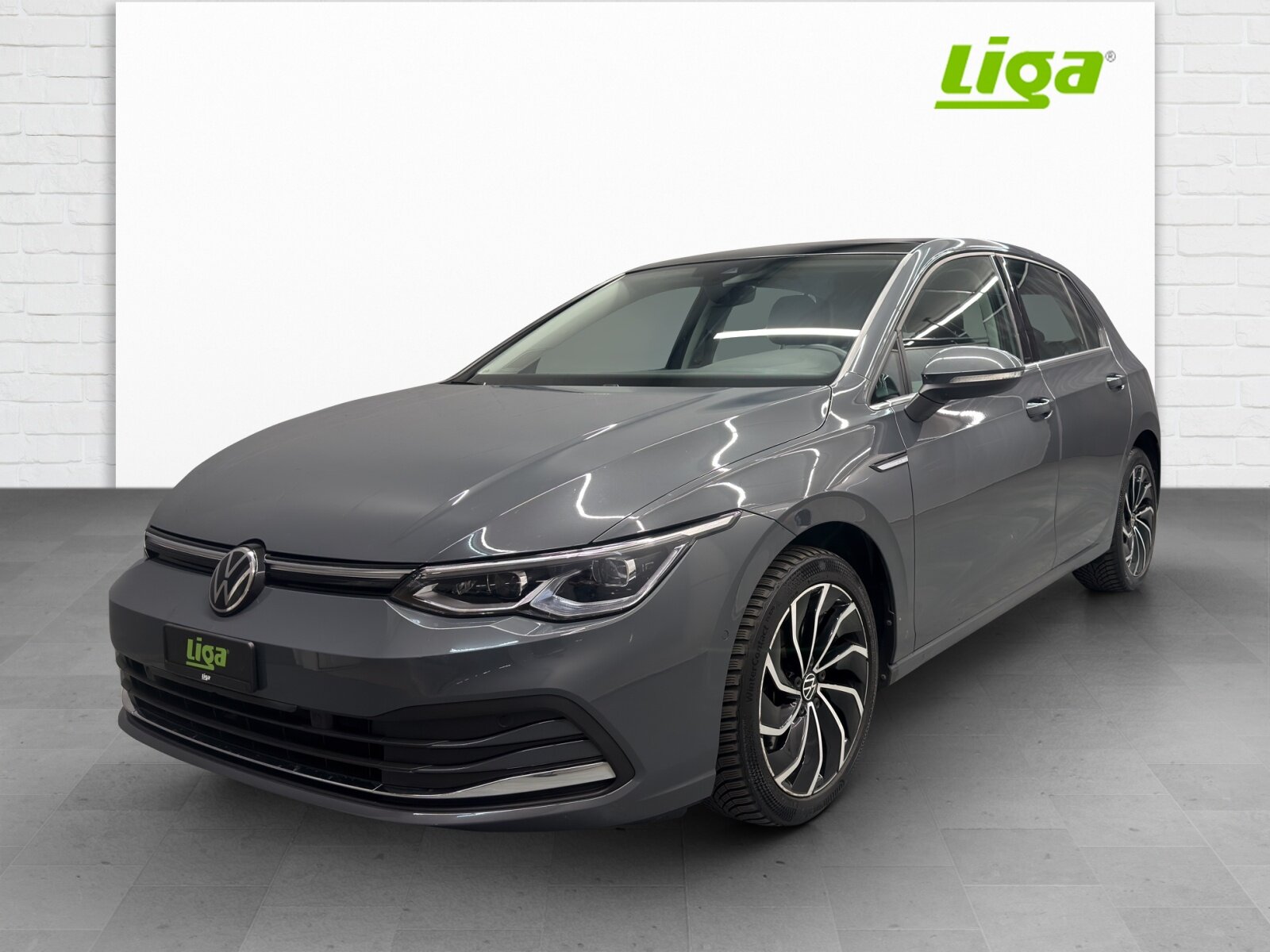 VW Golf VIII 2.0 TSI Style DSG