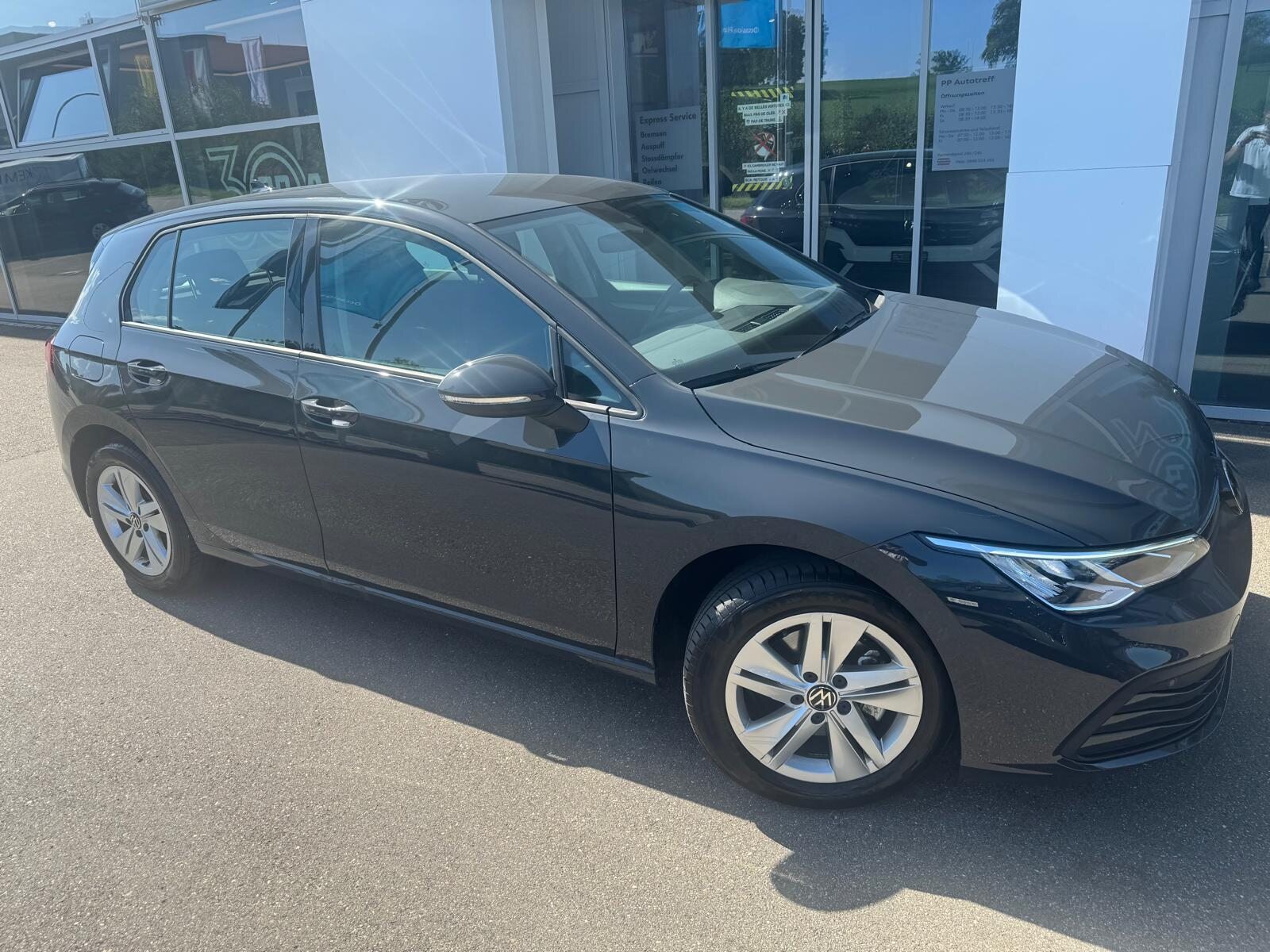 VW Golf Life, Essence, Occasion / Utilisé, Automatique - 2