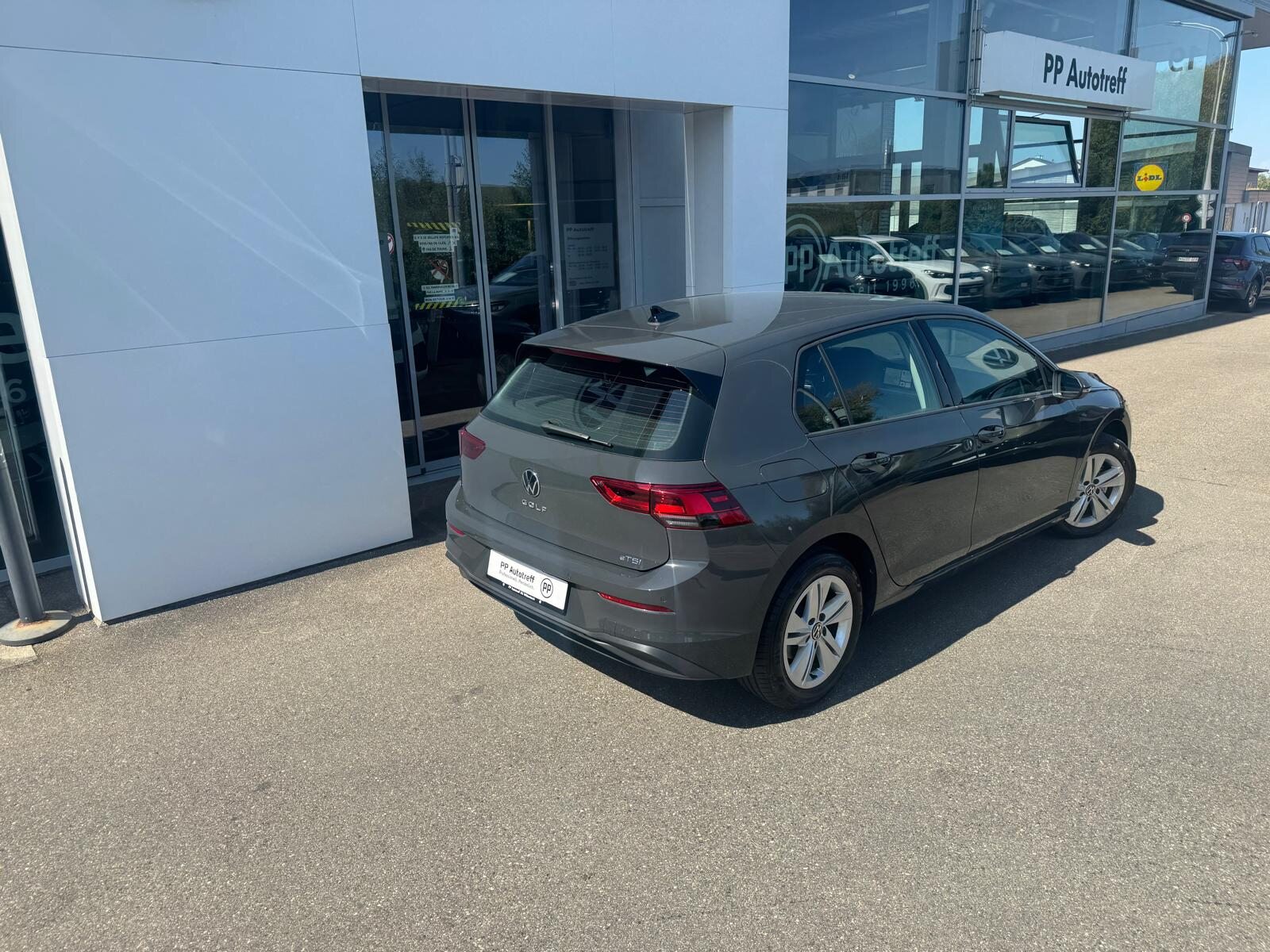 VW Golf Life, Essence, Occasion / Utilisé, Automatique - 4