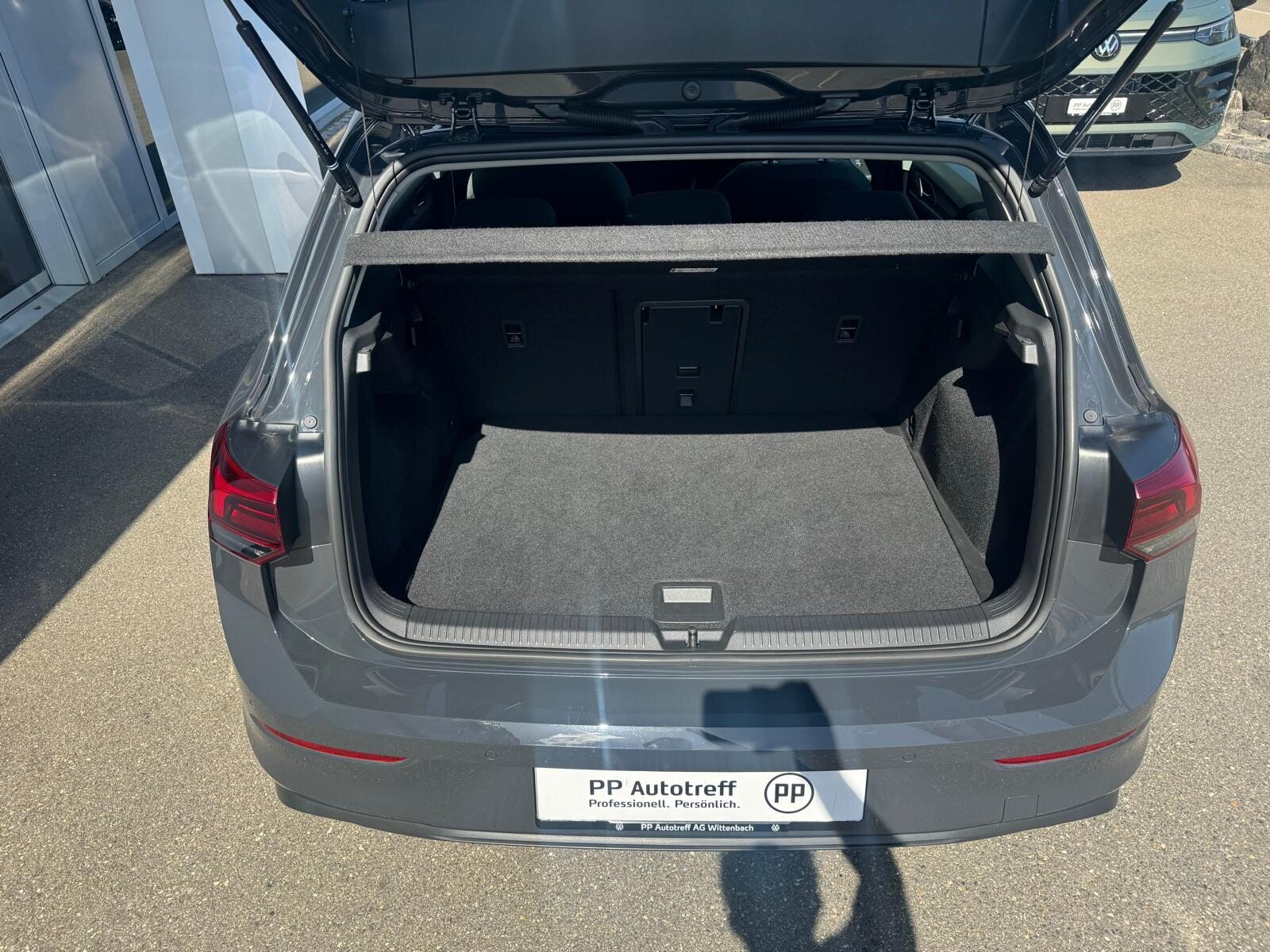 VW Golf Life, Essence, Occasion / Utilisé, Automatique - 6