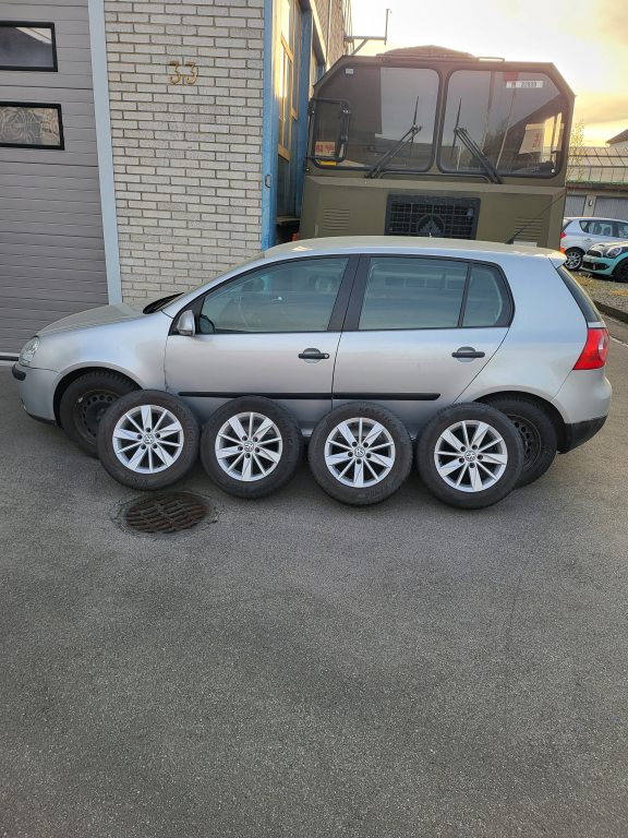 VW GOLF 1.6 FSI Trendline, Essence, Occasion / Utilisé, Manuelle - 2