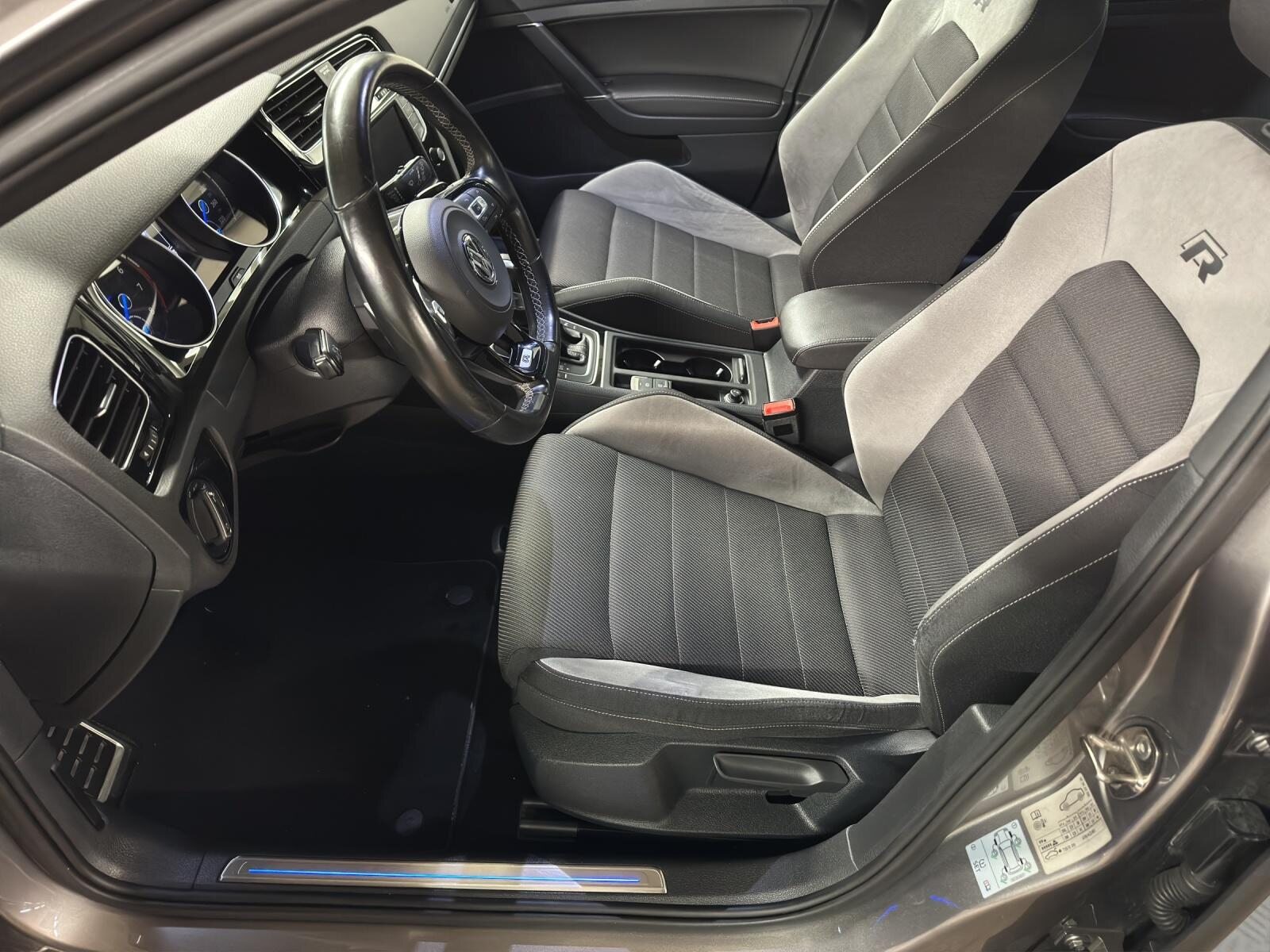 VW Golf VII 2.0 TSI R DSG 4motion, Essence, Occasion / Utilisé, Automatique - 6