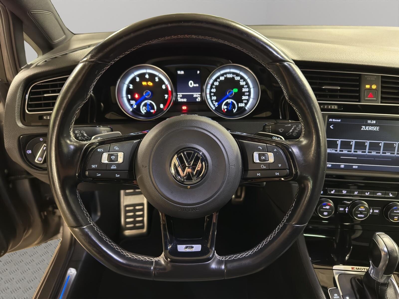VW Golf VII 2.0 TSI R DSG 4motion, Essence, Occasion / Utilisé, Automatique - 7