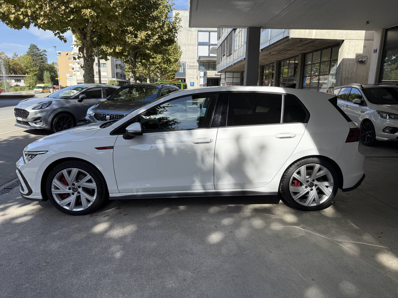 VW Golf VIII 2.0 TSI GTI DSG, Petrol, Second hand / Used, Automatic - 2