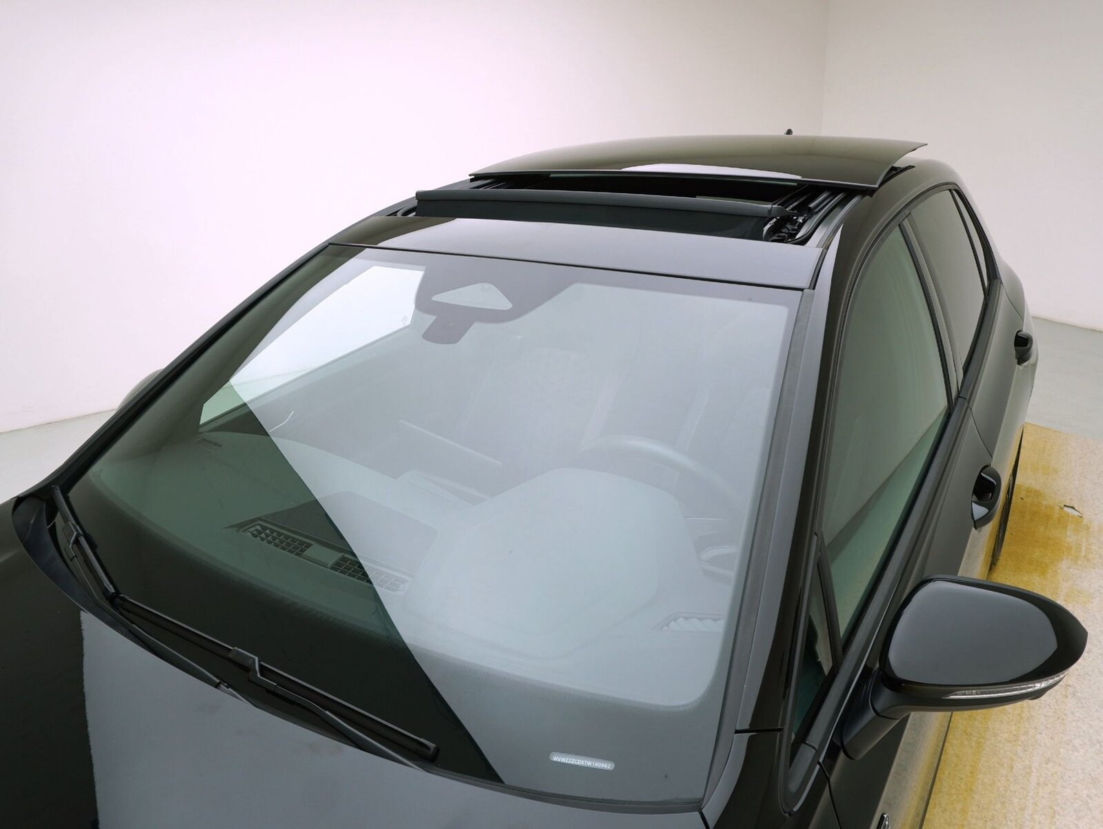 VW Golf 8.5 2.0 TSI DSG R-Line Black Style 4Motion **VW Werksg, Benzin, Occasion / Gebraucht, Automatik - 7